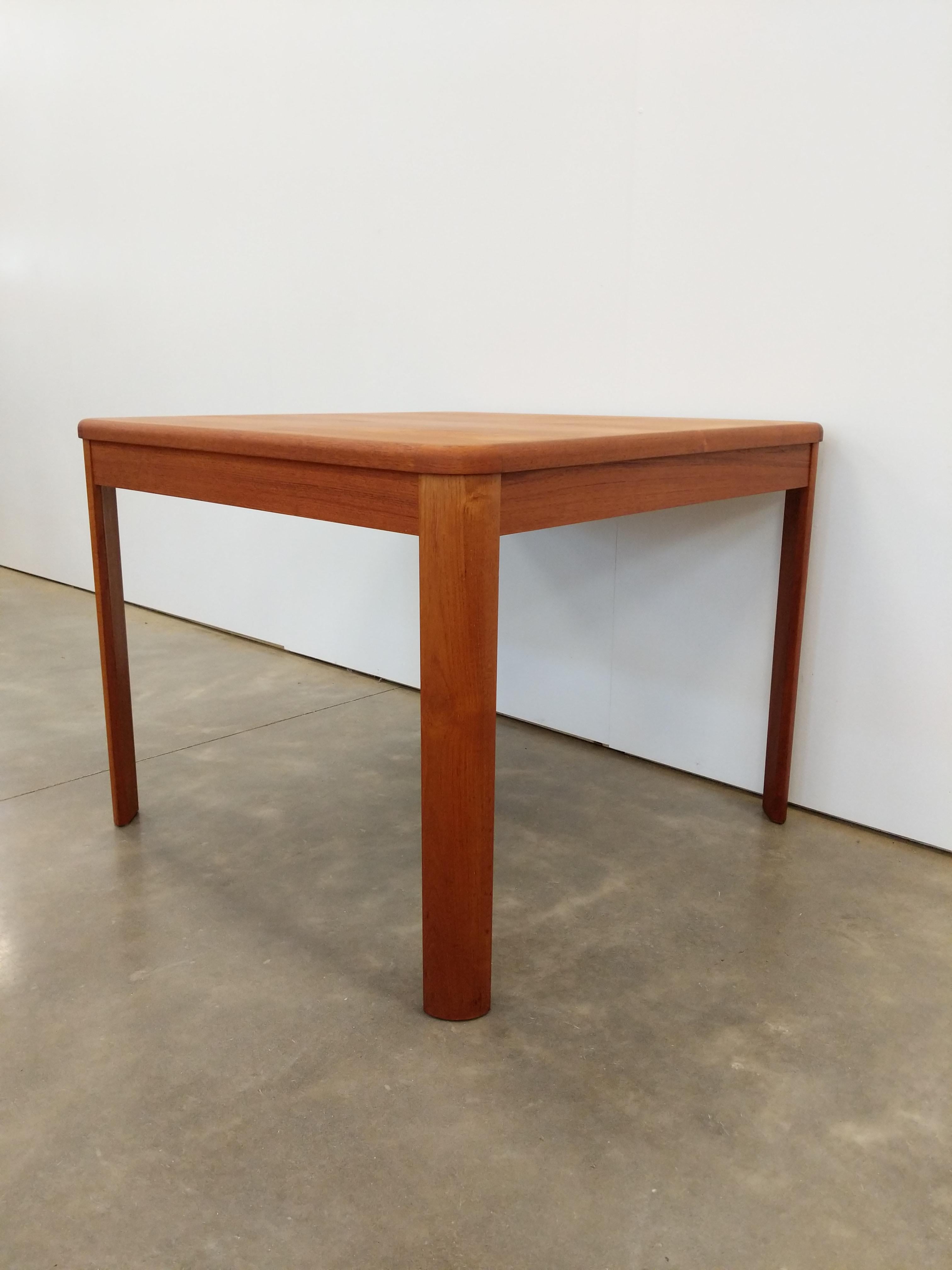 Authentic vintage mid century modern teak dining table.

By Nordic Furniture. Maker's stamp on bottom.

This table is in excellent refinished condition with very few signs of age-related wear (see photos).

If you would like any additional details,