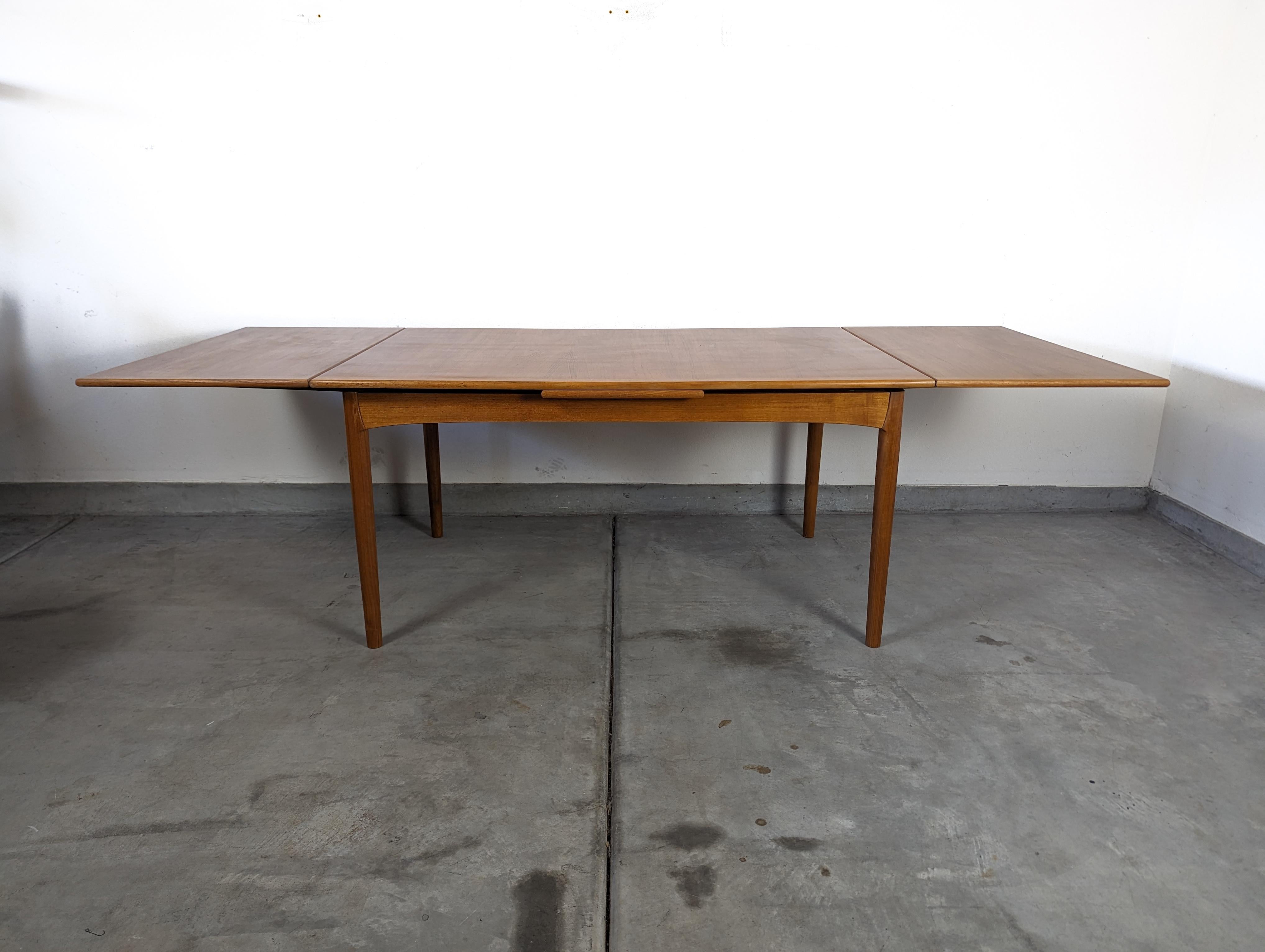 Danish Vintage Mid-Century Modern Teak Dining Table by Slagelse, c1960s