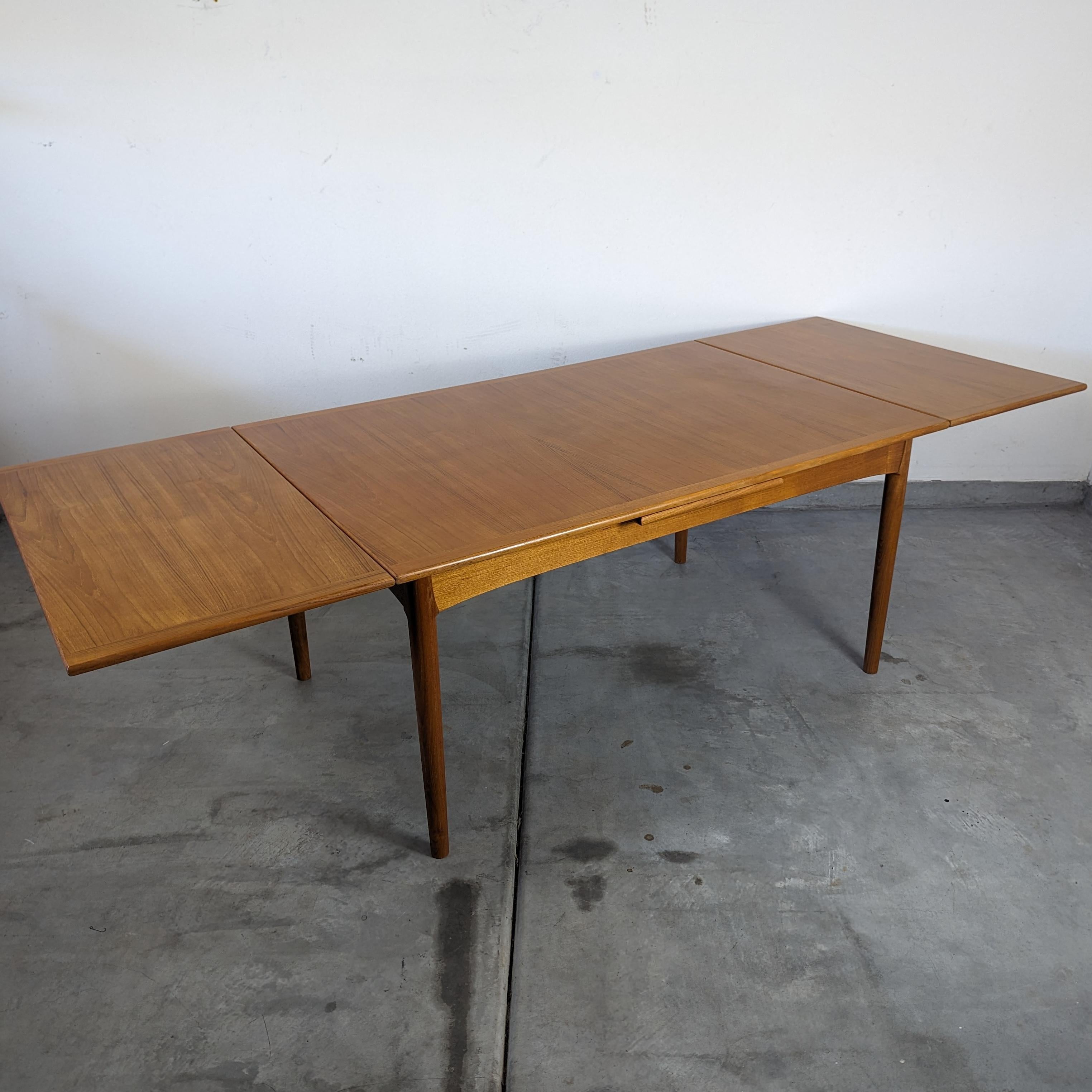 Vintage Mid-Century Modern Teak Dining Table by Slagelse, c1960s In Good Condition In Chino Hills, CA