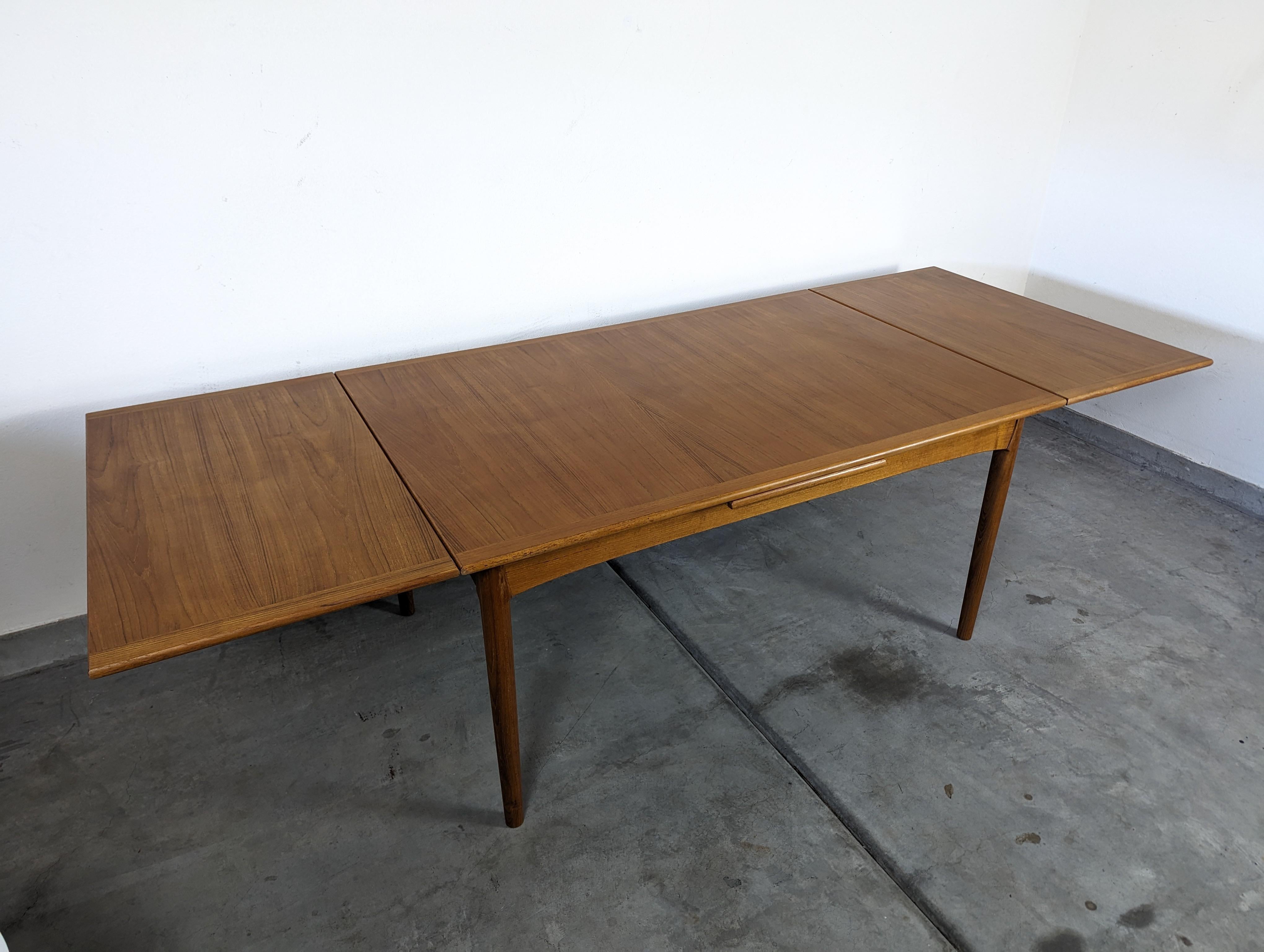 Mid-20th Century Vintage Mid-Century Modern Teak Dining Table by Slagelse, c1960s