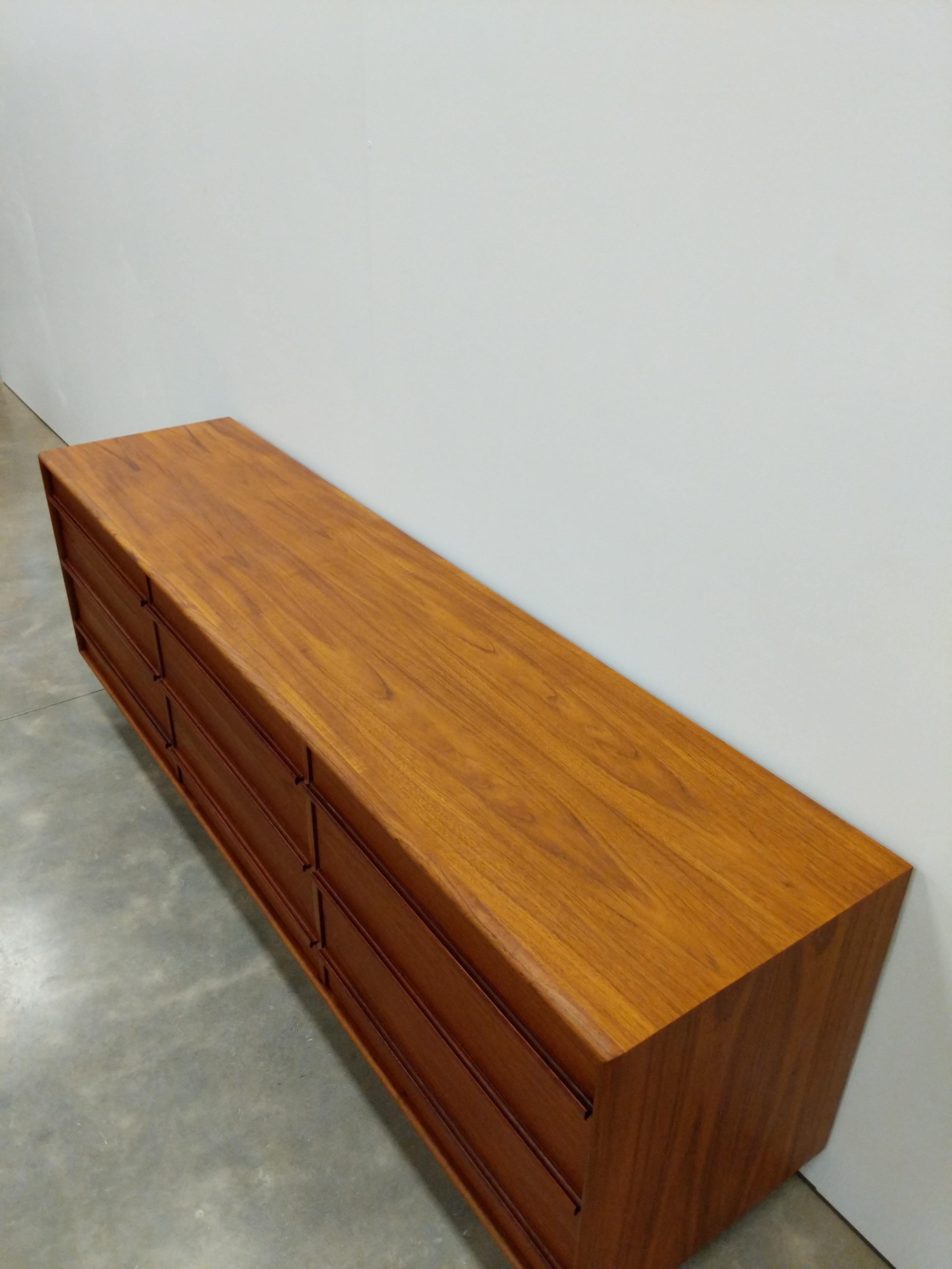 Canadian Vintage Mid Century Modern Teak Dresser by Inter-Continental-Design