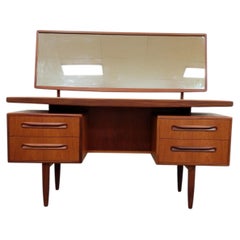 Vintage Mid Century Modern Teak Frisiertisch / Schreibtisch von G-Plan