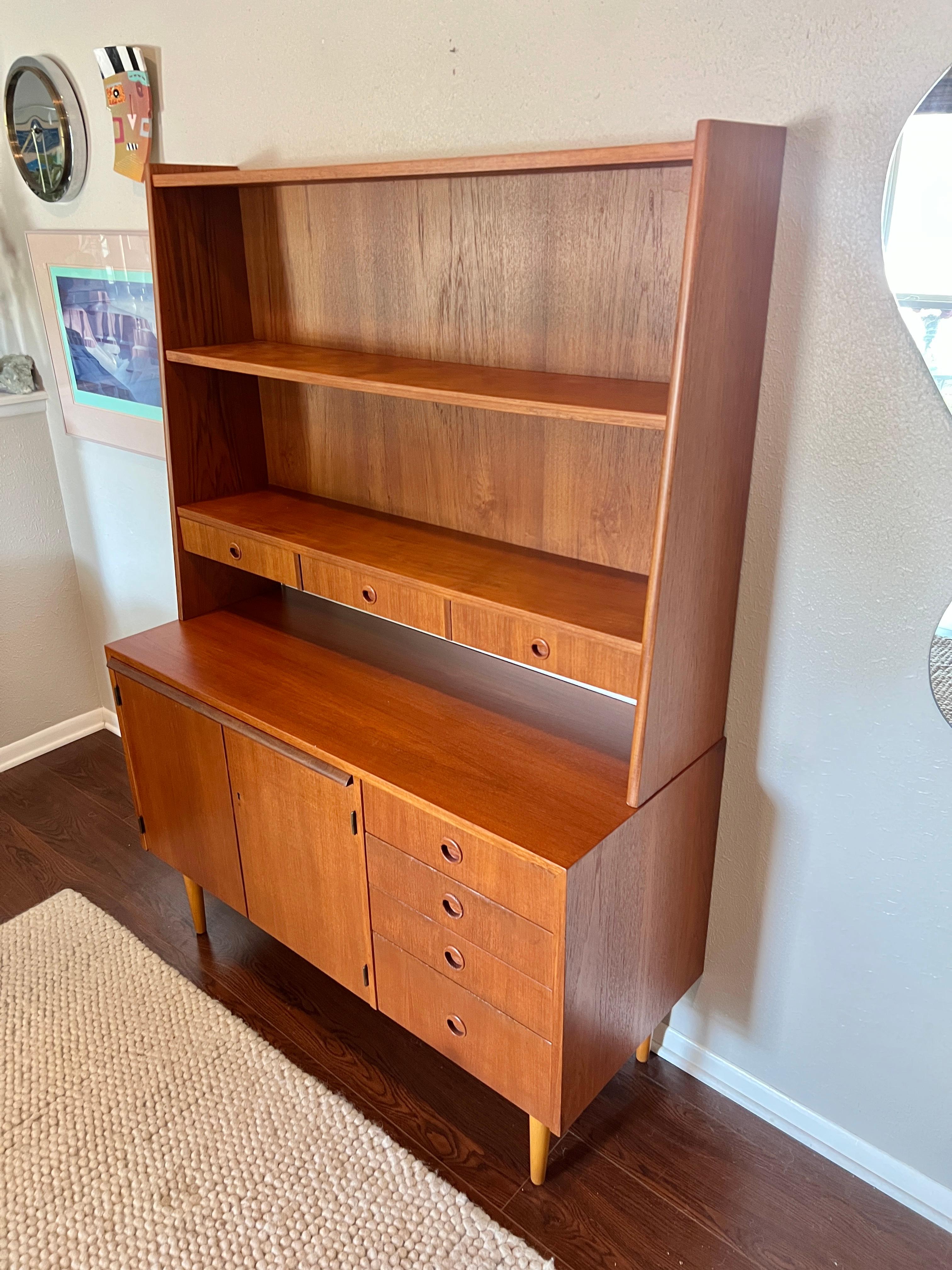Vintage Mid-Century Modern Teak Hutch with a Pullout Desk 12