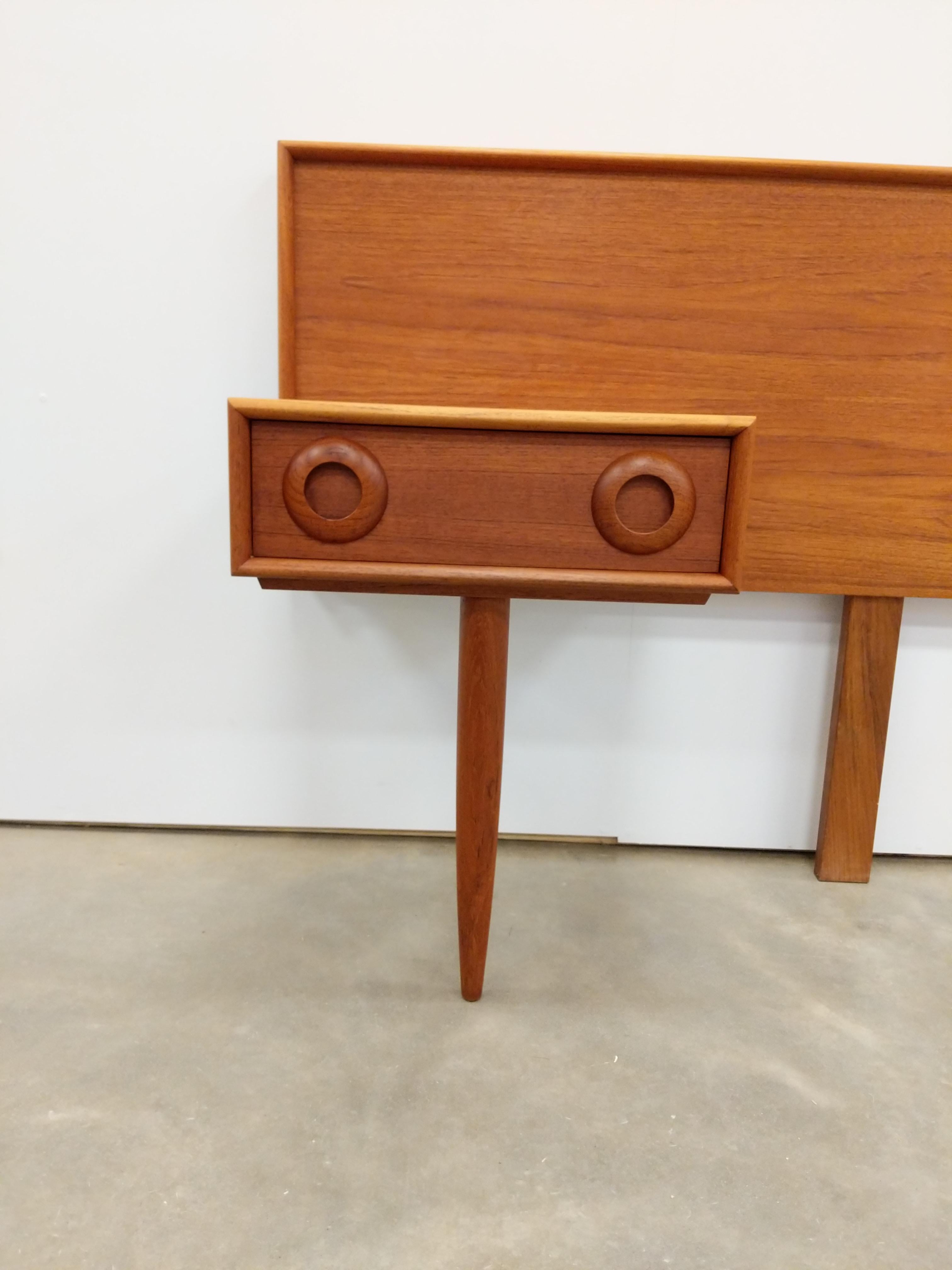 Vintage Mid Century Modern Teak King Headboad with Nightstands 1