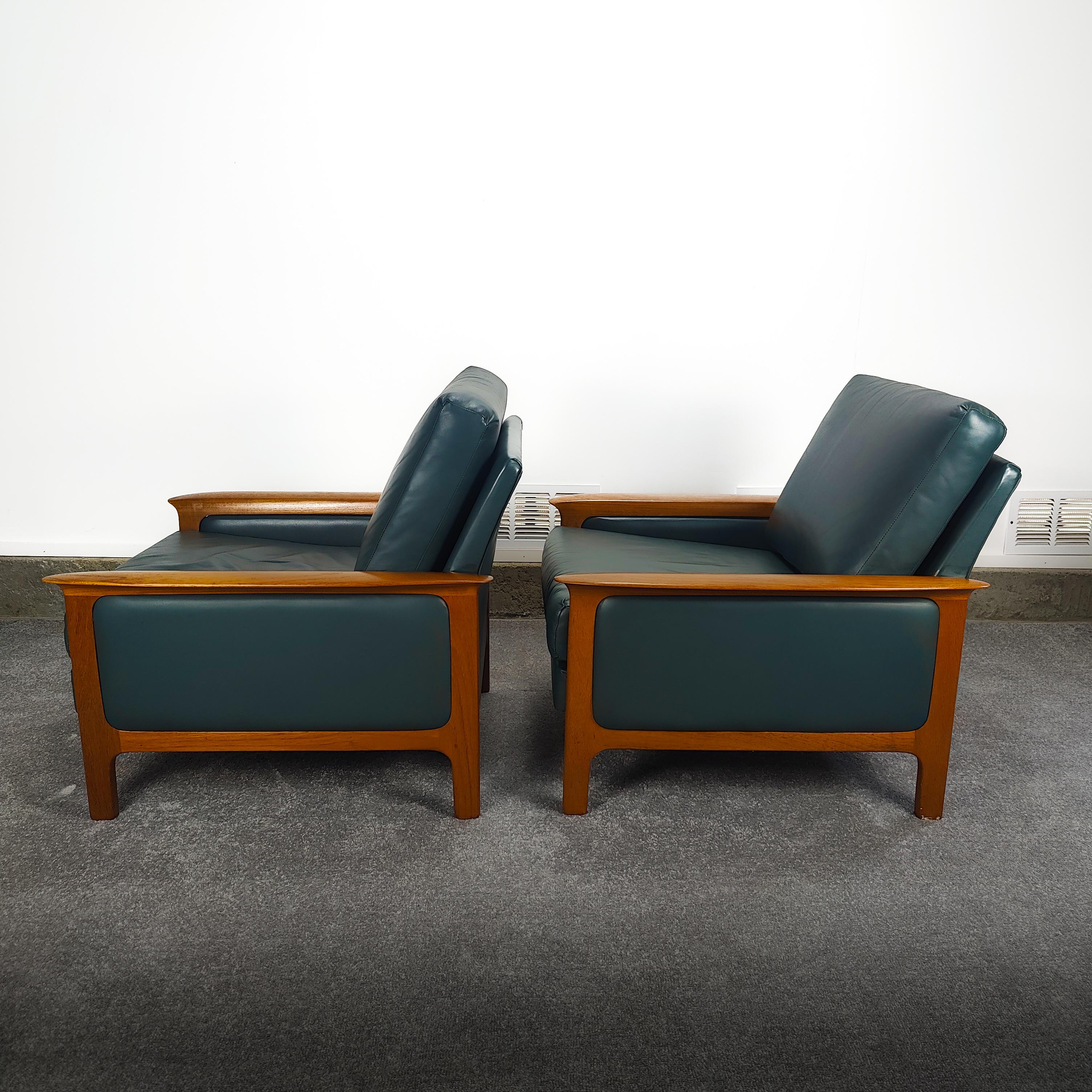 Scandinavian Vintage Mid-Century Modern Teak Lounge Chairs in Olive Green