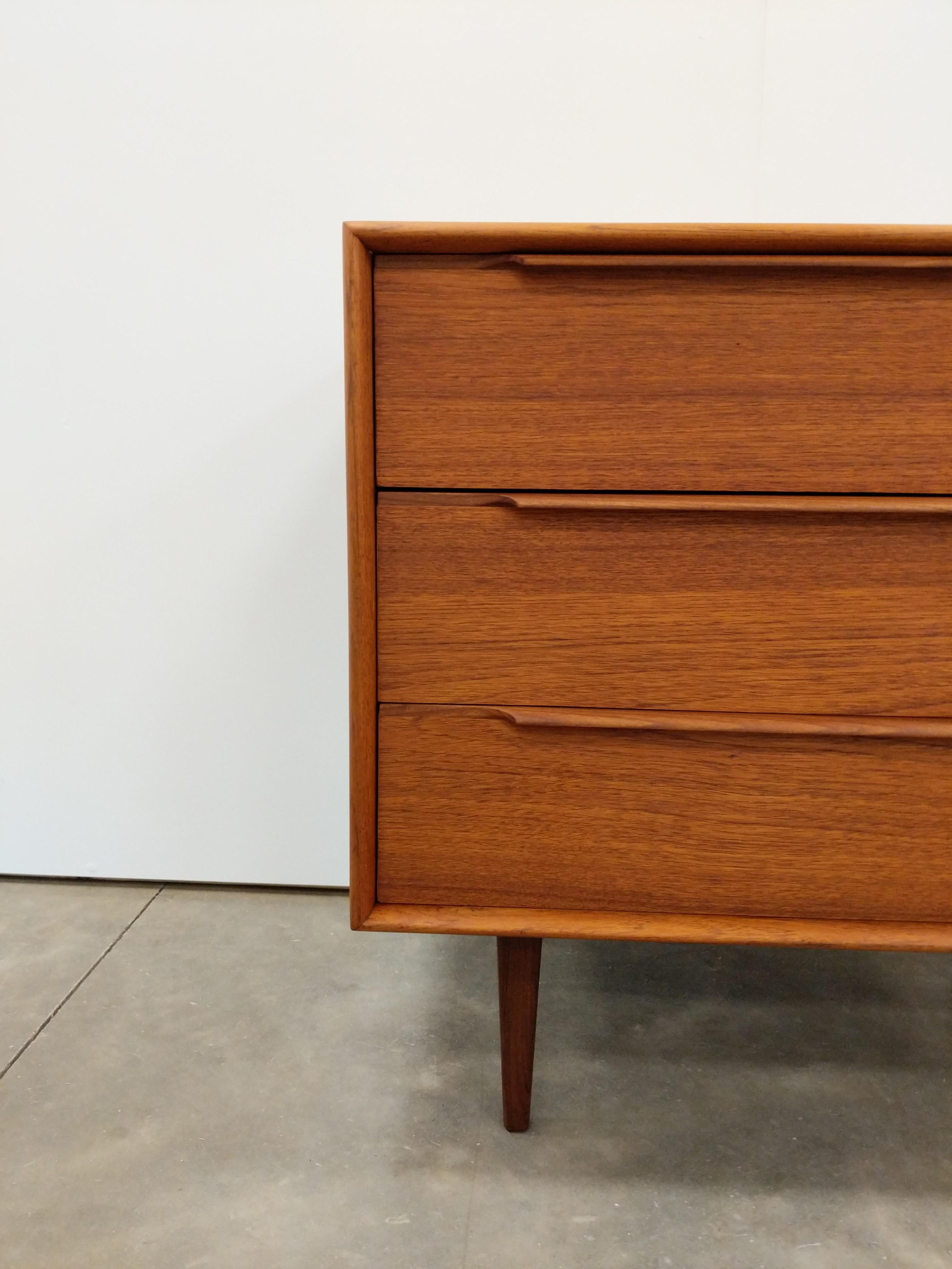 Unknown Vintage Mid Century Modern Teak Low Dresser