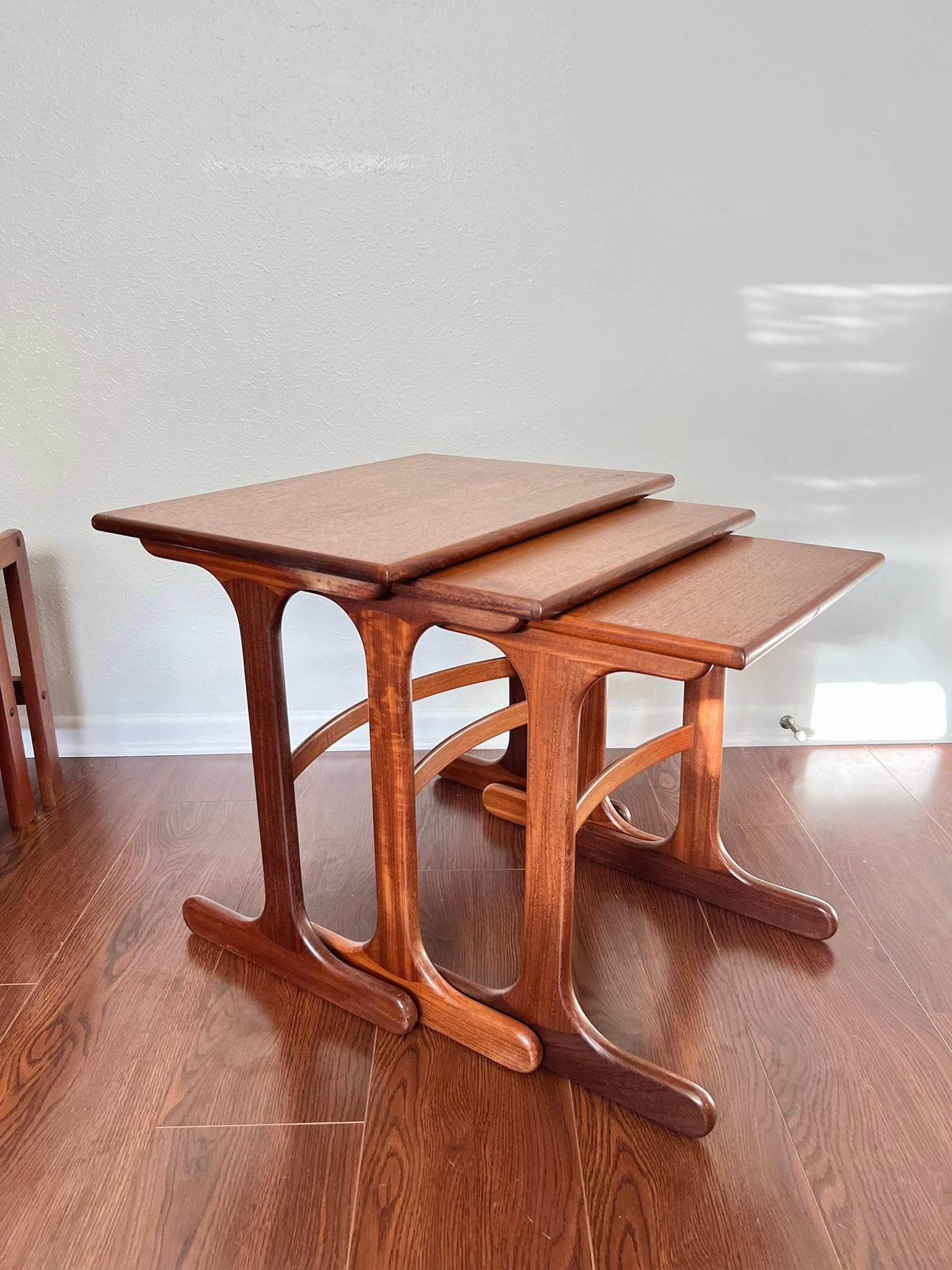 Vintage Mid-Century Modern Teak Nesting Tables For Sale 8
