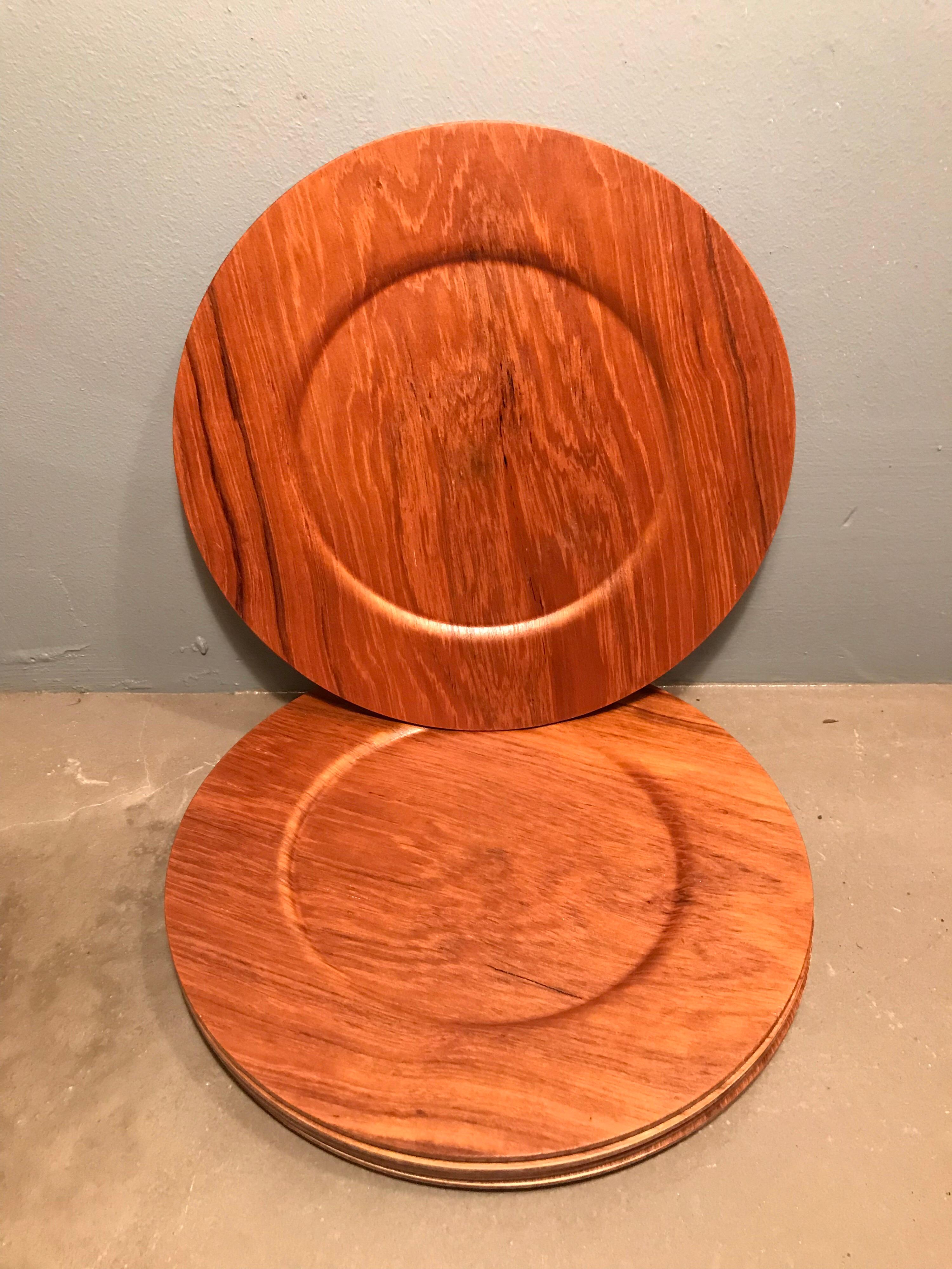 Vintage set of 6 teak plates made by Morsdak of Denmark
In new old stock condition.