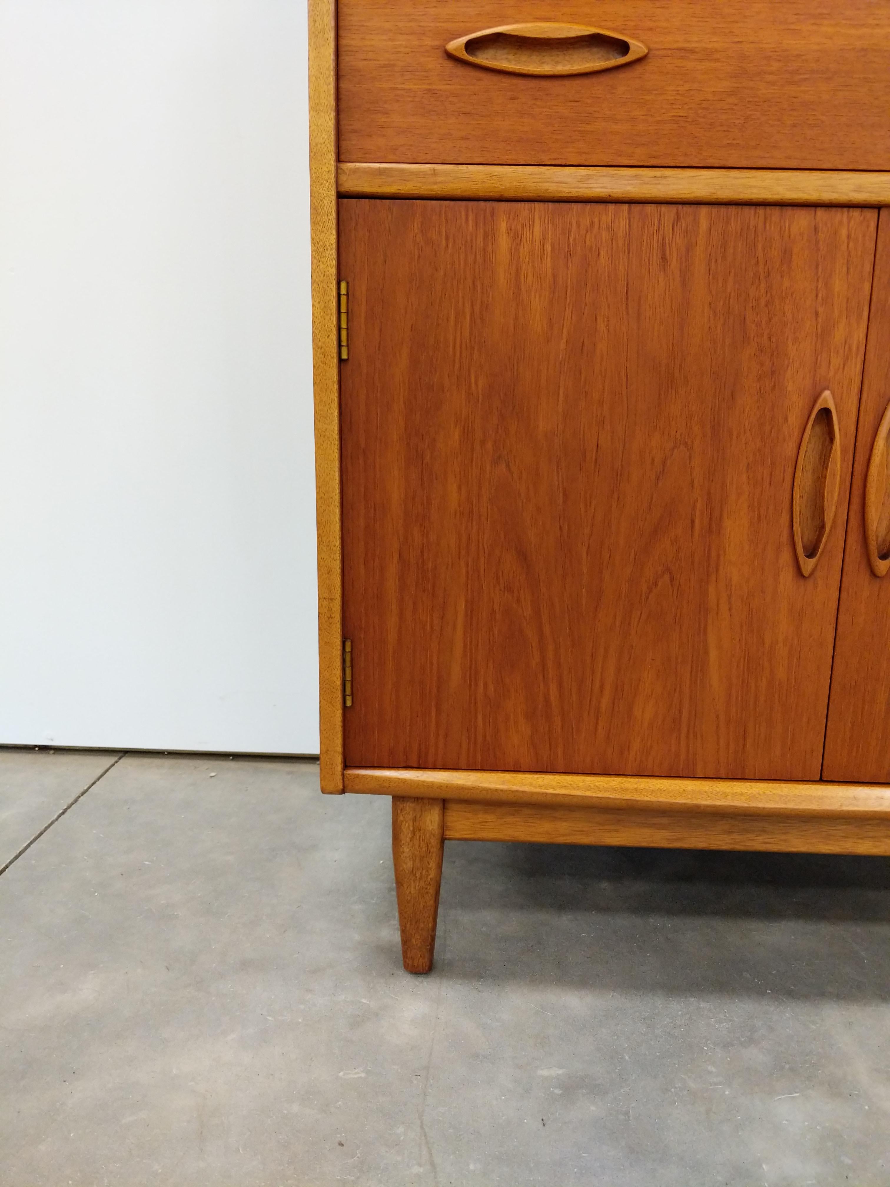 Vintage Mid Century Modern Teak Sekretär Schreibtisch von Jentique (Teakholz) im Angebot