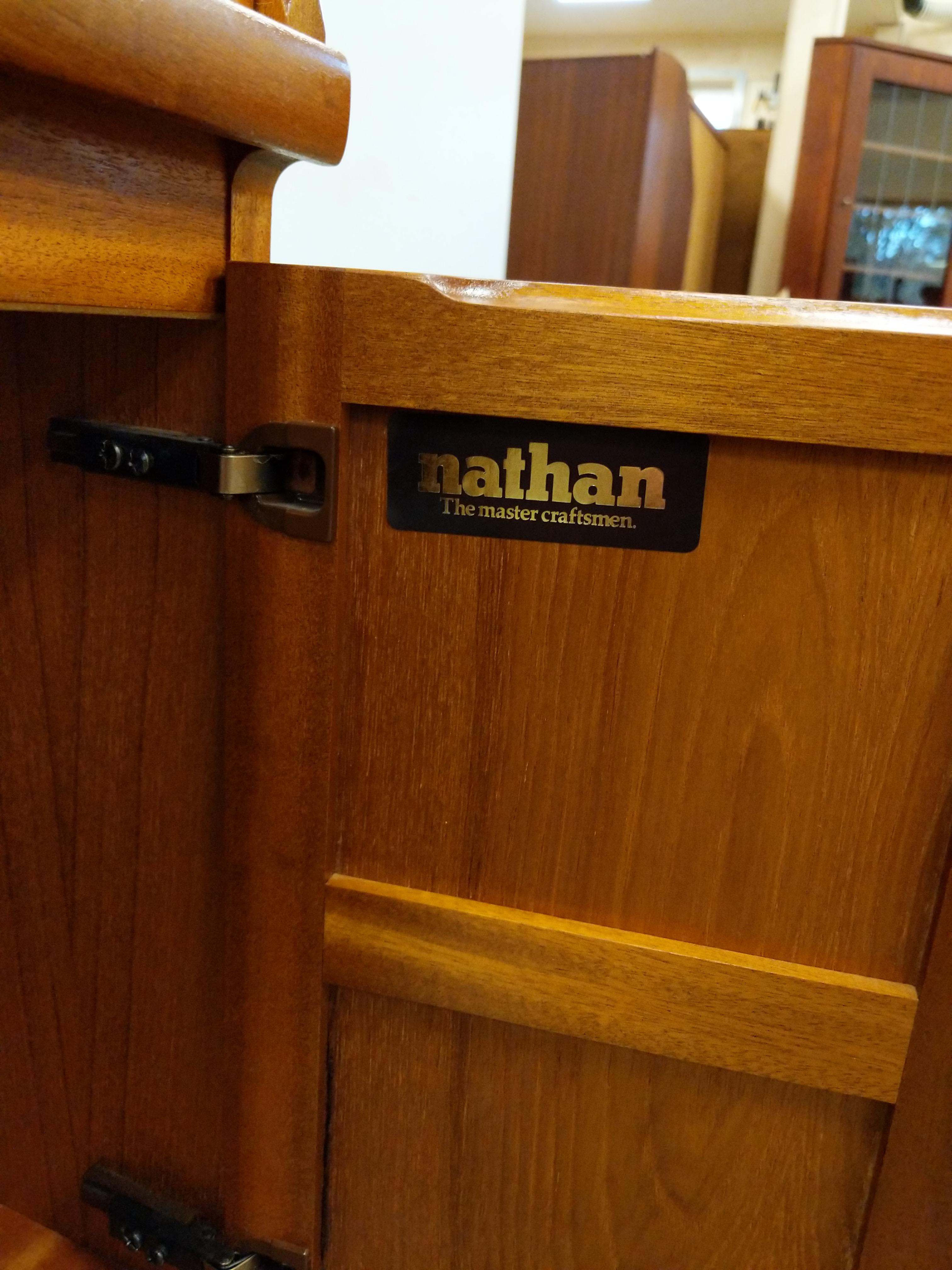 Scrivania in teak vintage del Mid Century Modern di Nathan in vendita 3