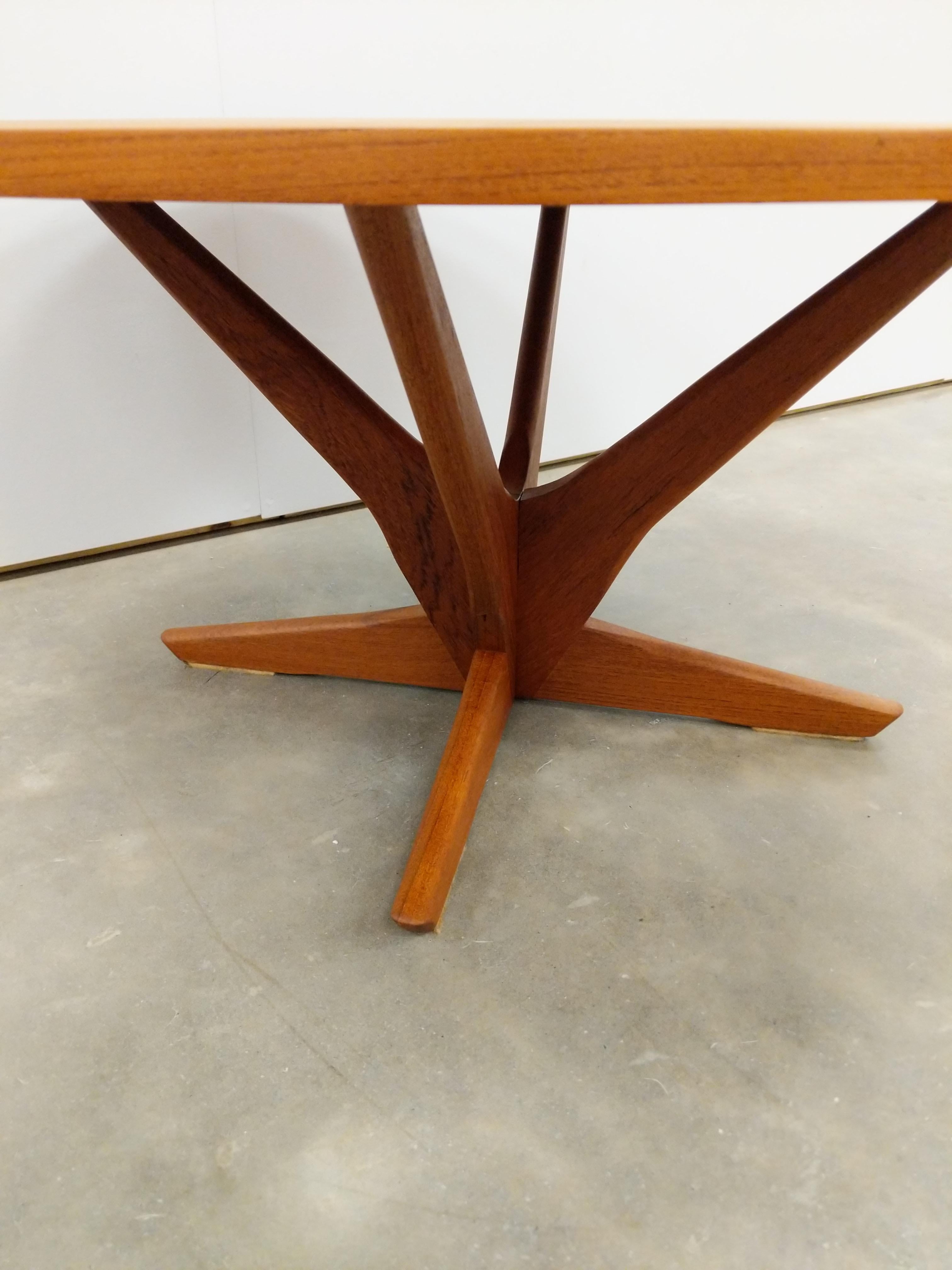 Vintage Mid Century Modern Teak Beistelltisch / Couchtisch (Kanadisch)
