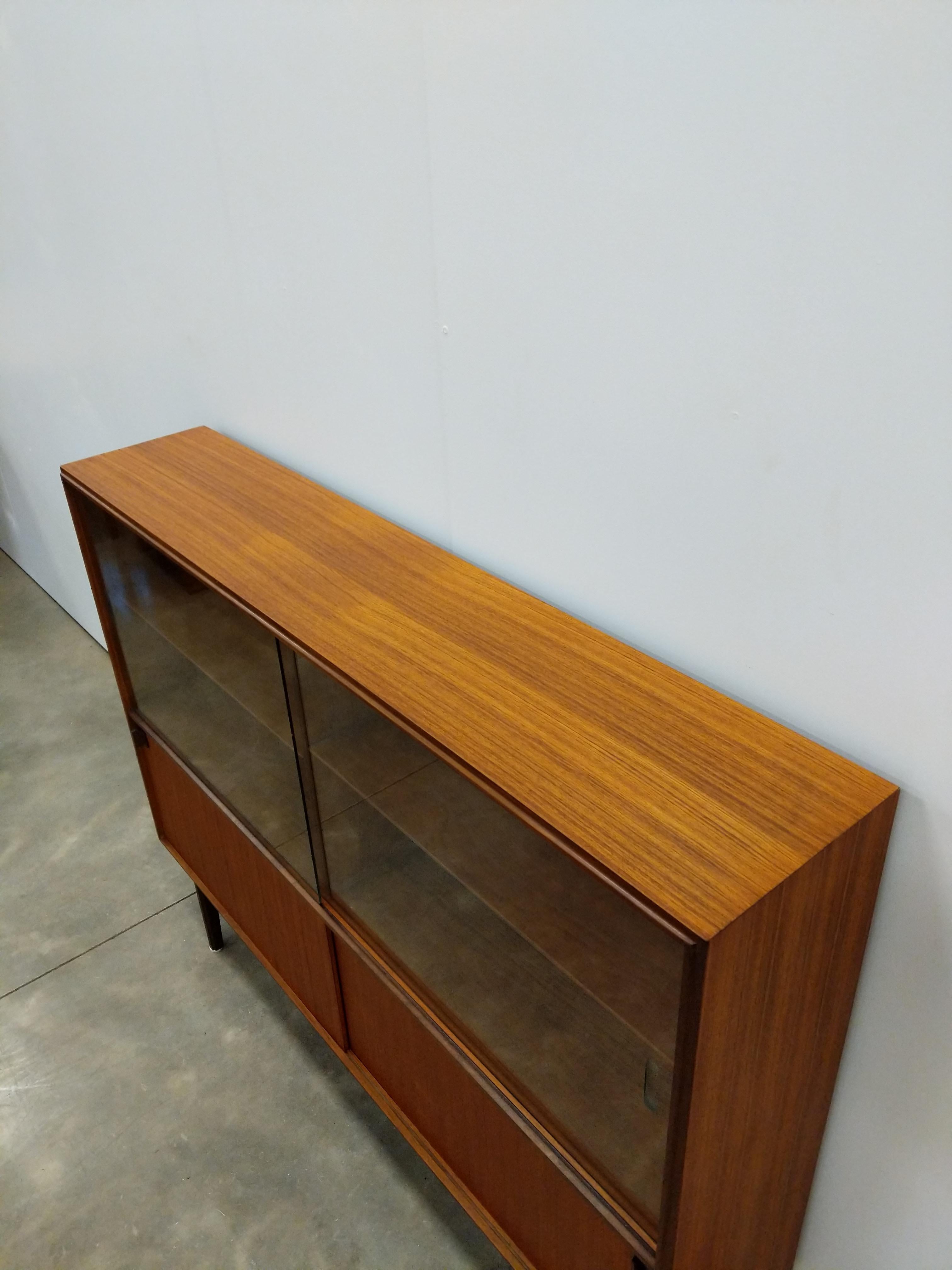 Vintage Mid Century Modern Teak Sideboard / Cabinet by Beaver & Tapley In Good Condition In Gardiner, NY