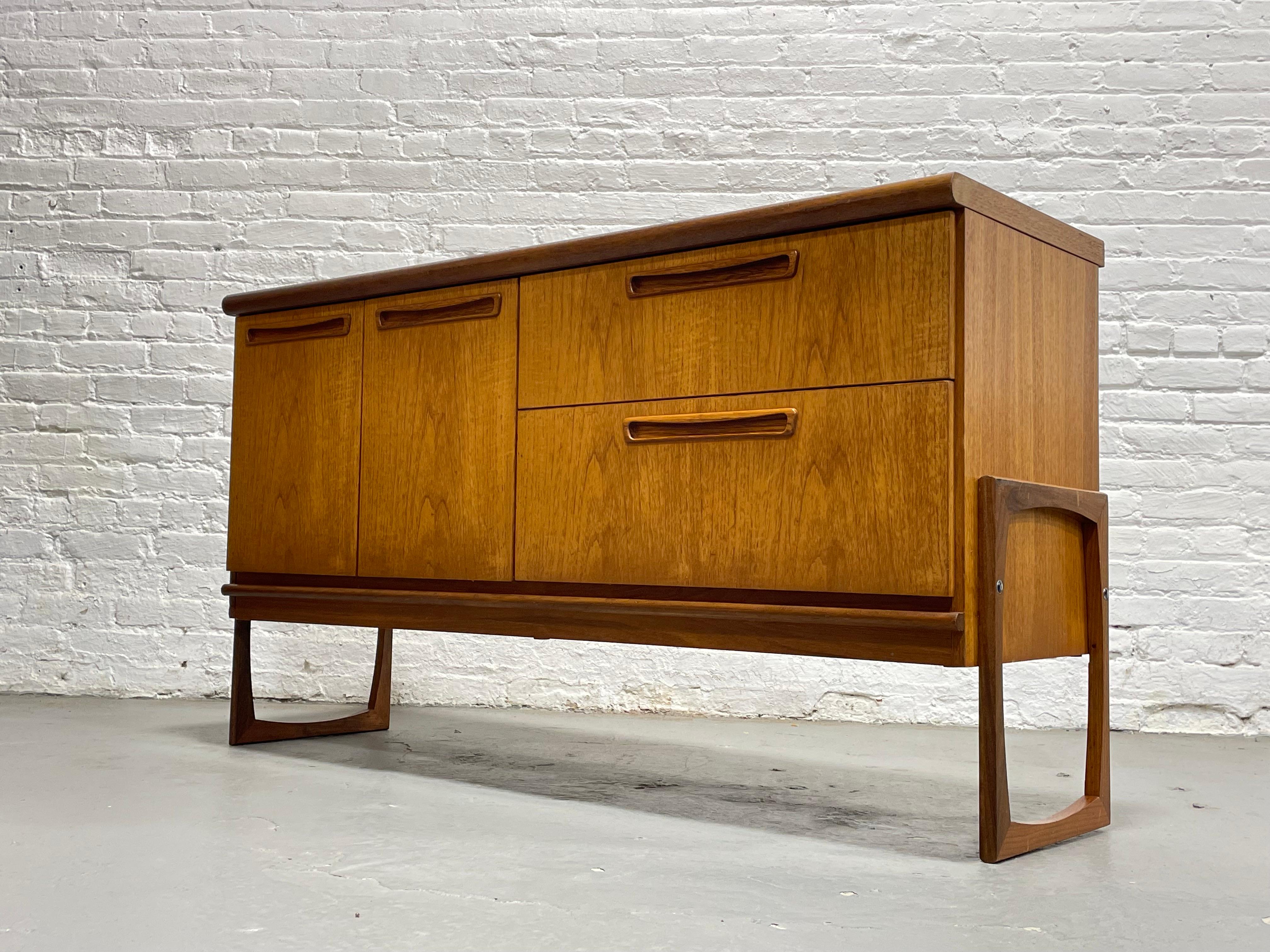 Vintage Mid Century Modern Teak Square Leg CREDENZA / Sideboard, c. 1960's For Sale 7