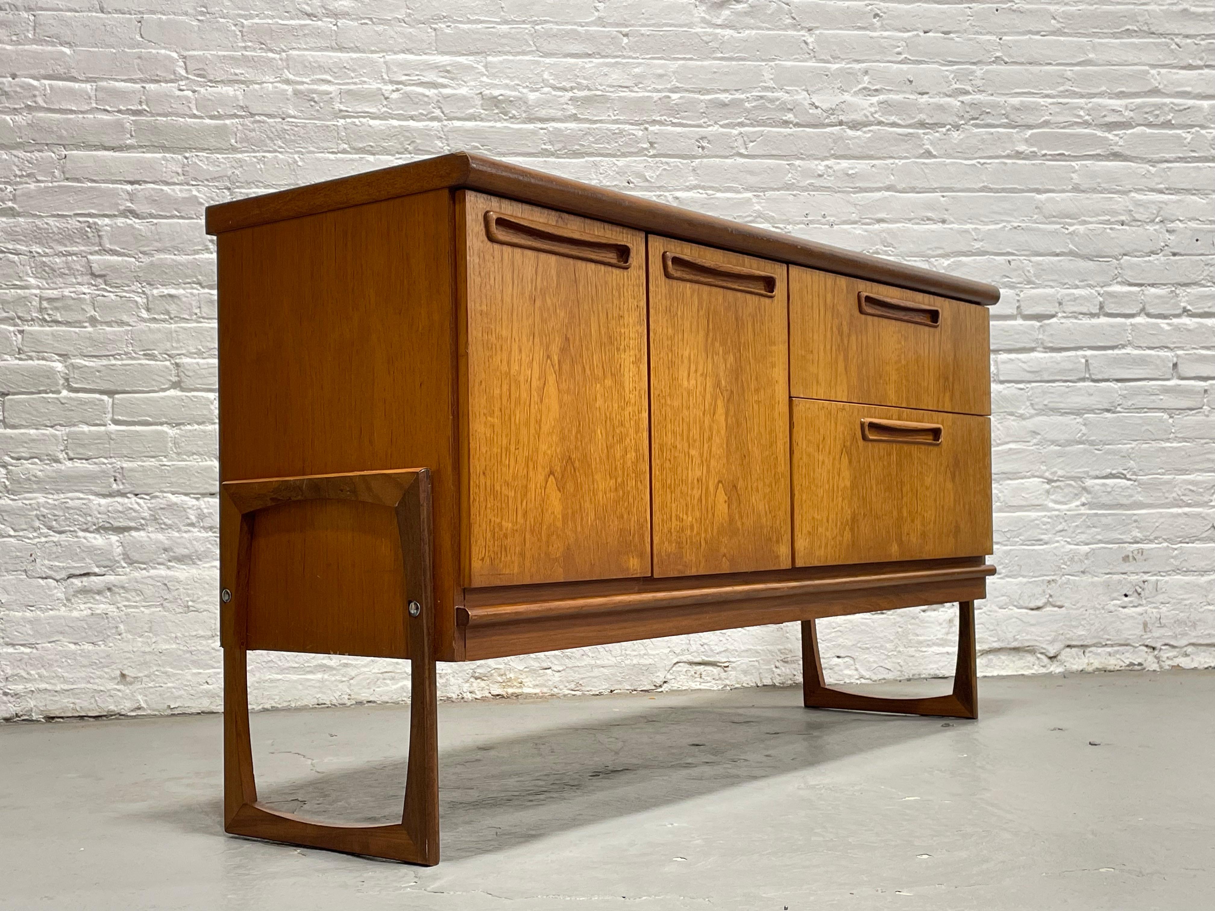 Vintage Mid Century Modern Teak Square Leg CREDENZA / Sideboard, c. 1960's In Good Condition For Sale In Weehawken, NJ