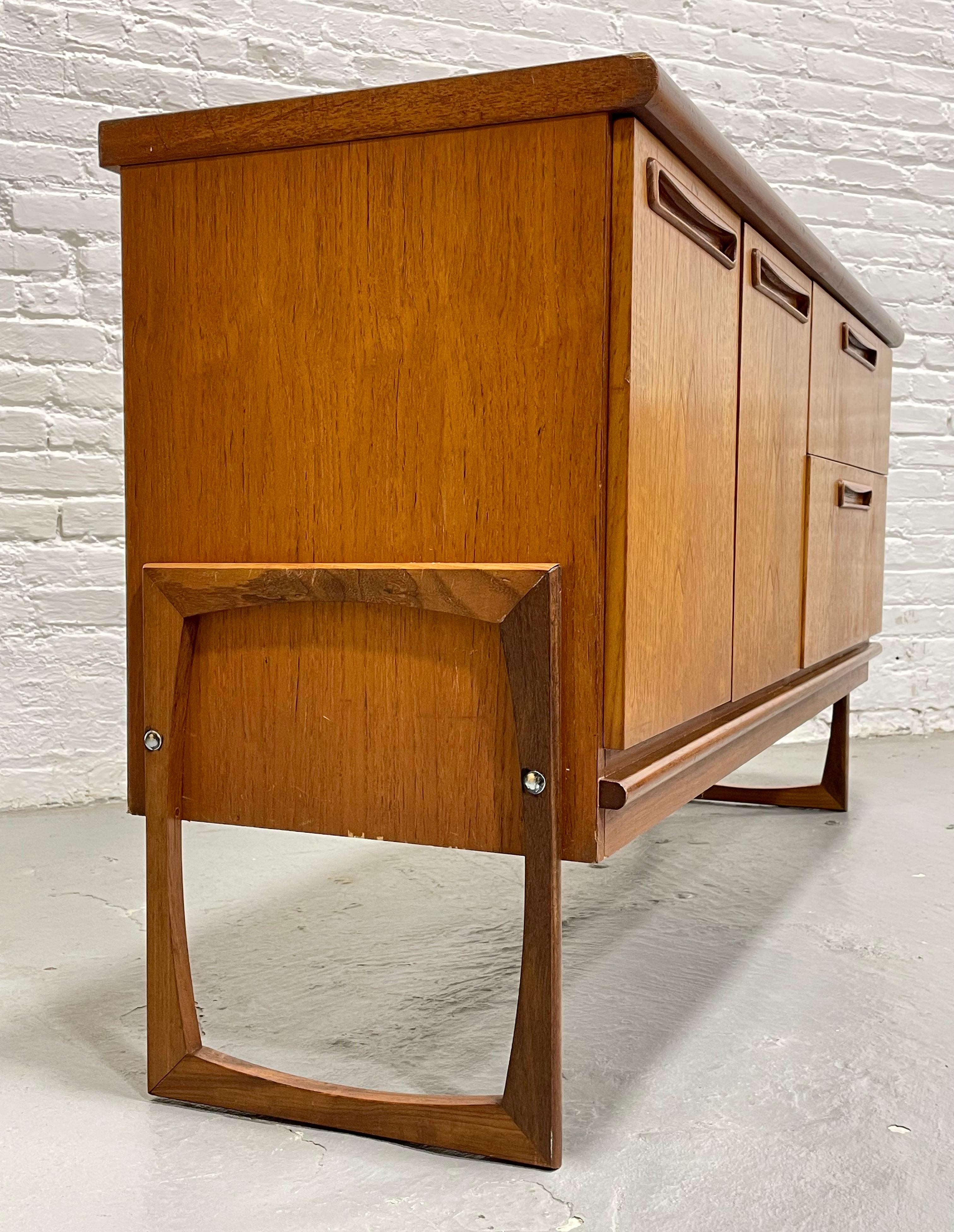 Vintage Mid Century Modern Teak Square Leg CREDENZA / Sideboard, c. 1960's For Sale 2