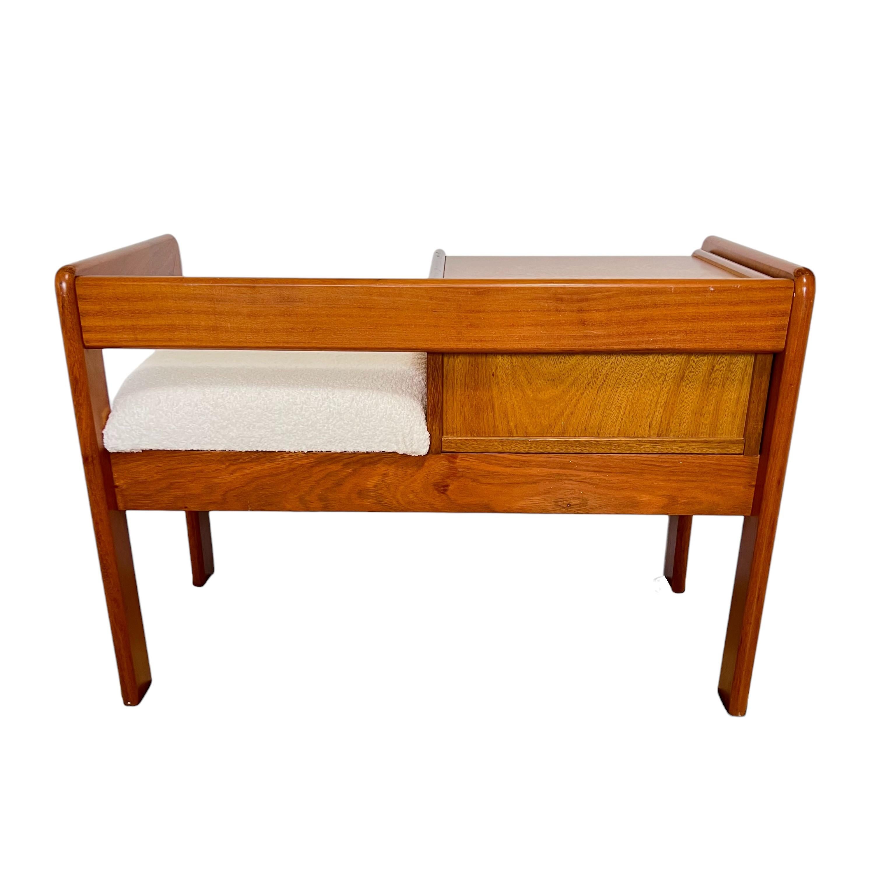 Banc téléphonique en teck Vintage Mid-Century Modern en vente 5