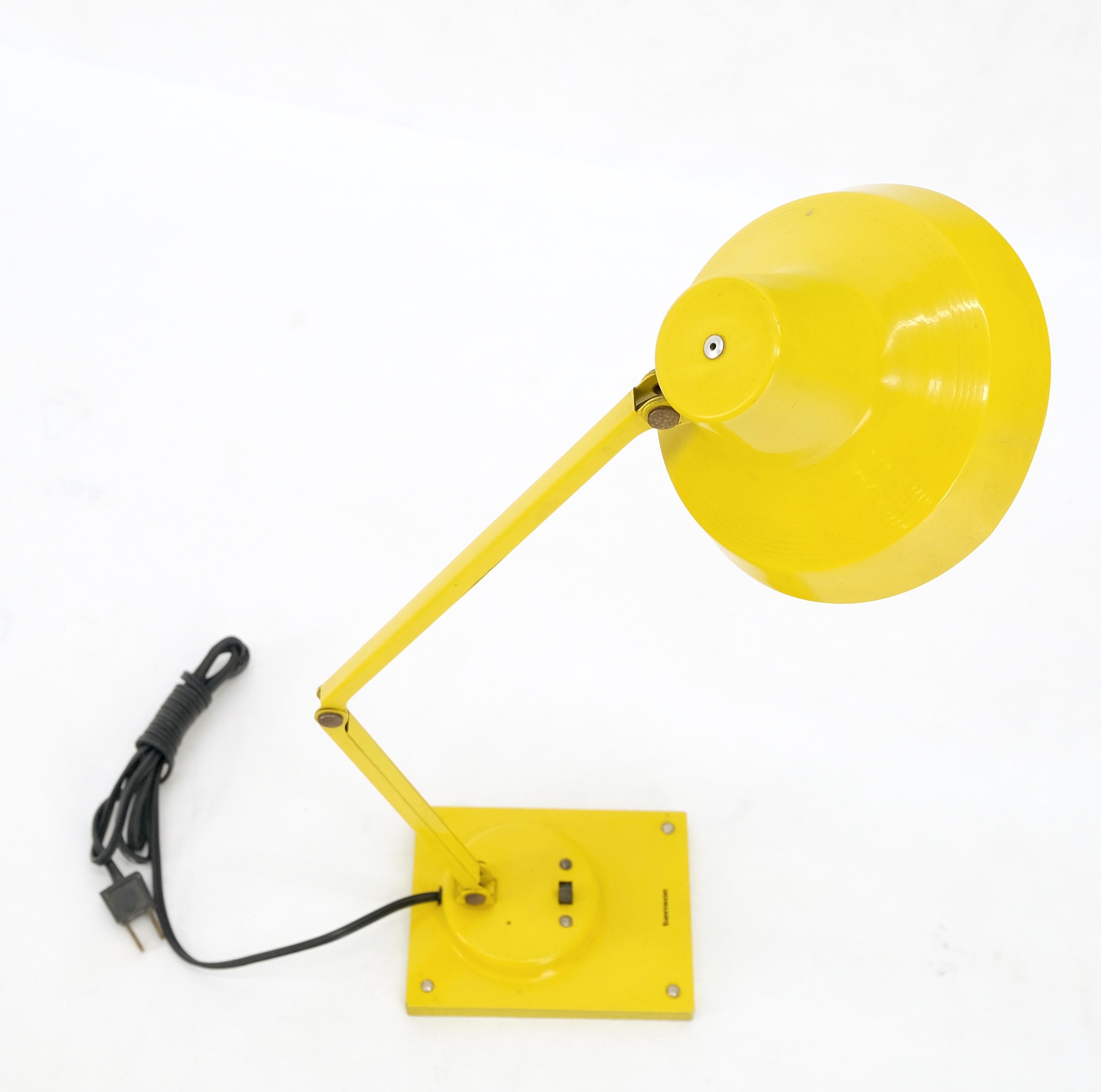 Vintage Mid Century Modern Tensor Bright Yellow Enamel Adjustable Desk Lamp (lampe de bureau ajustable)  en vente 1