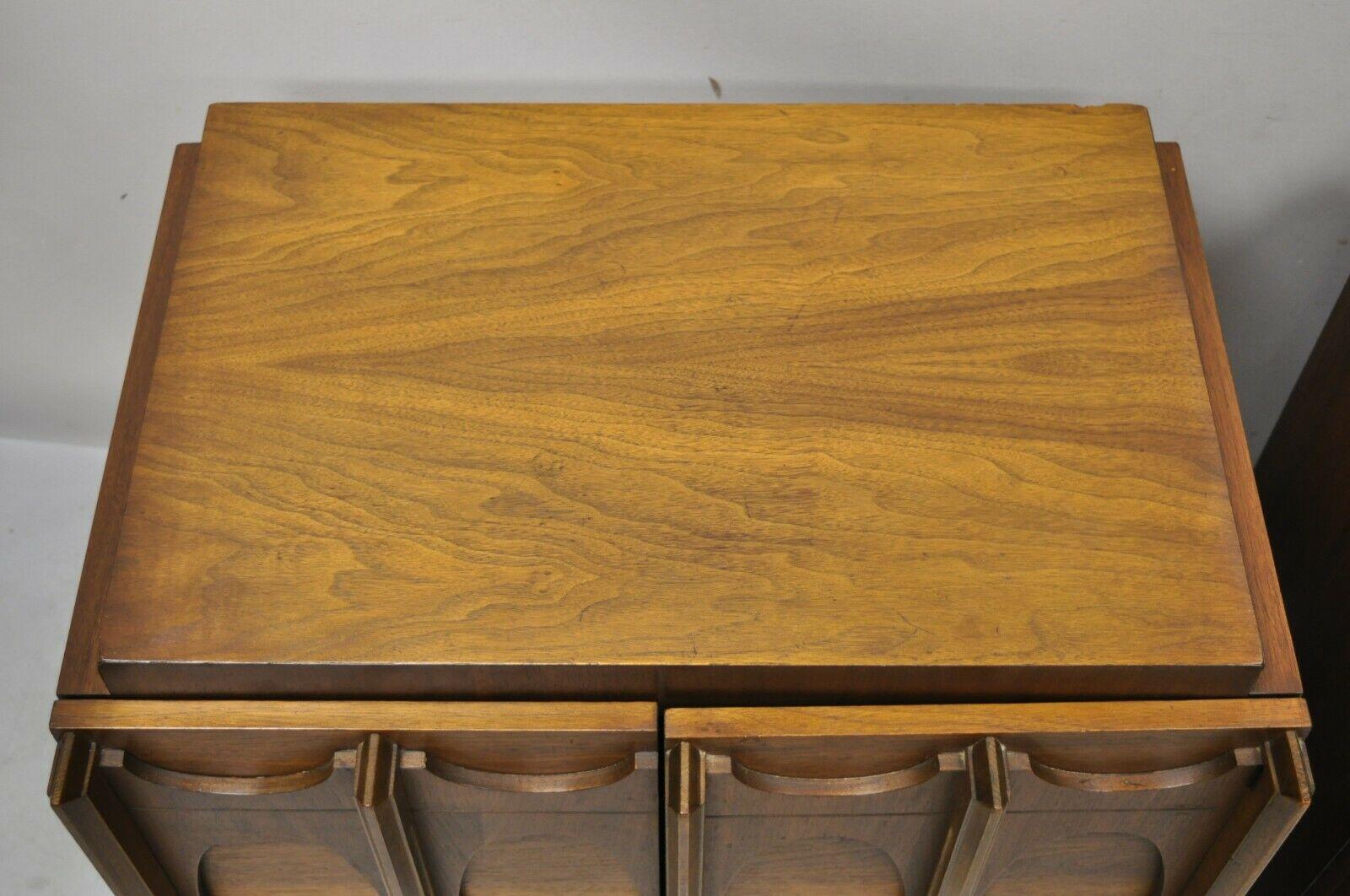 Vintage Mid-Century Modern Tobago Sculpted Walnut Nightstands, a Pair In Good Condition For Sale In Philadelphia, PA