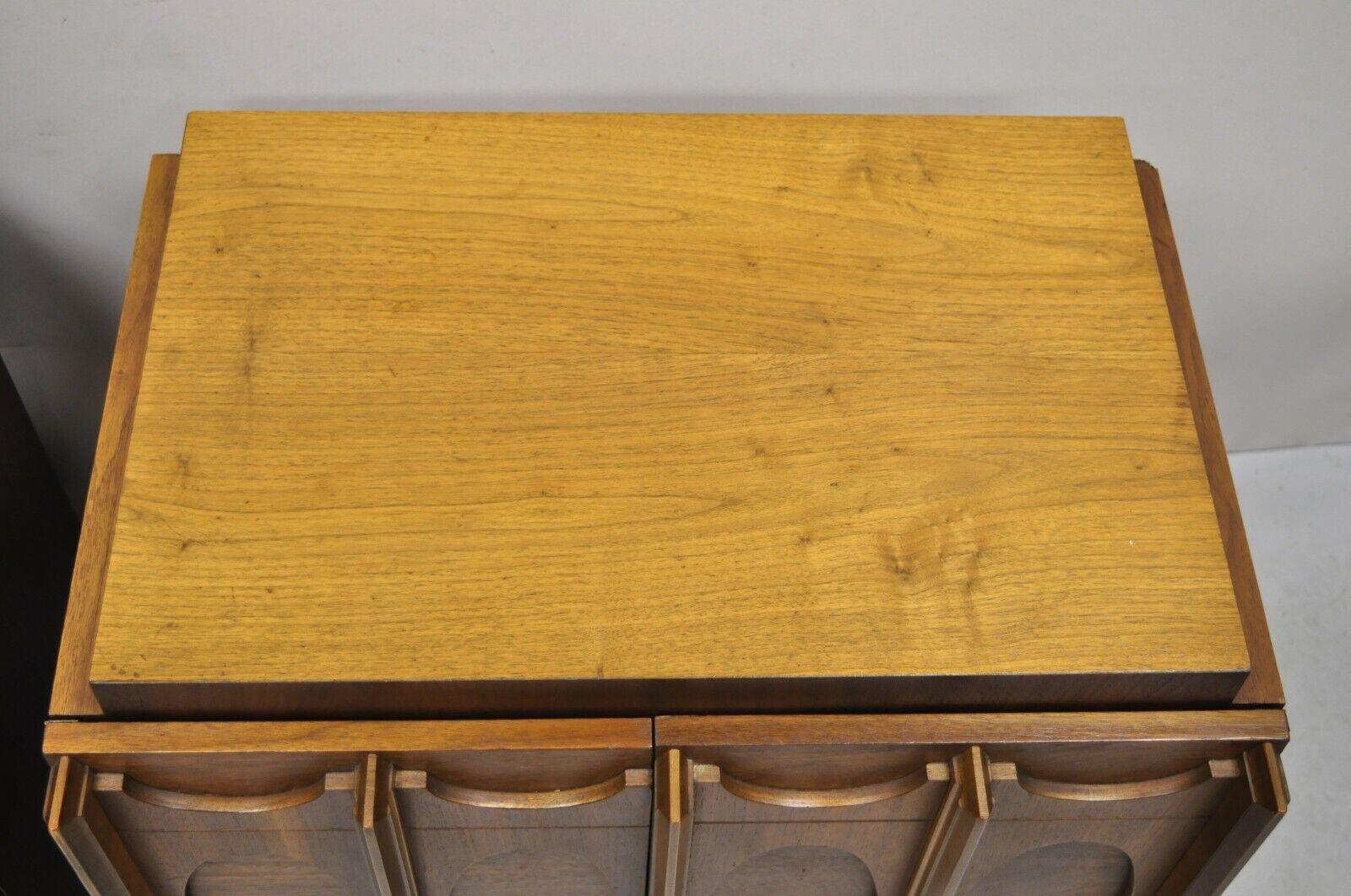 20th Century Vintage Mid-Century Modern Tobago Sculpted Walnut Nightstands, a Pair For Sale