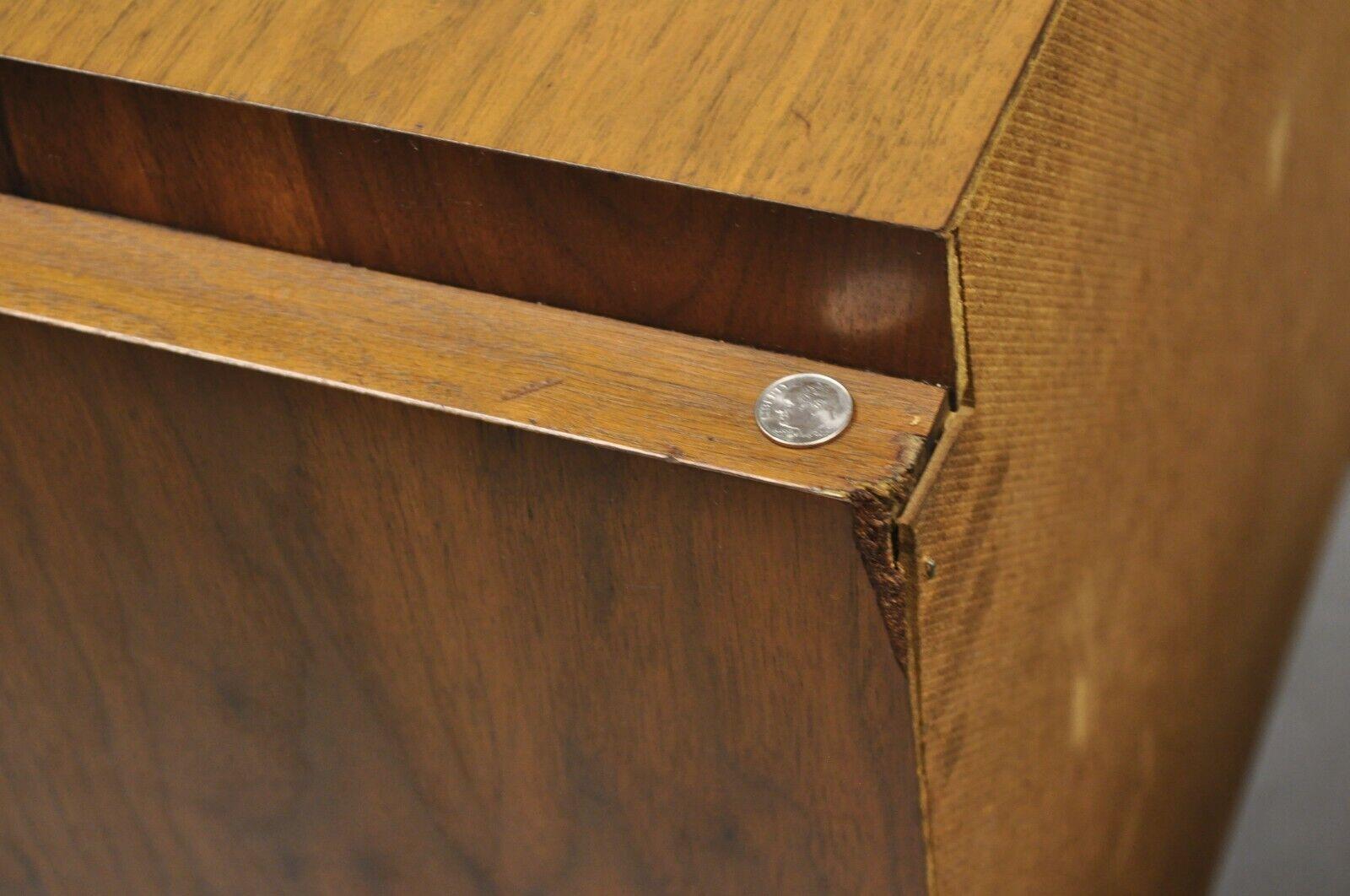 Vintage Mid-Century Modern Tobago Sculpted Walnut Nightstands, a Pair For Sale 3