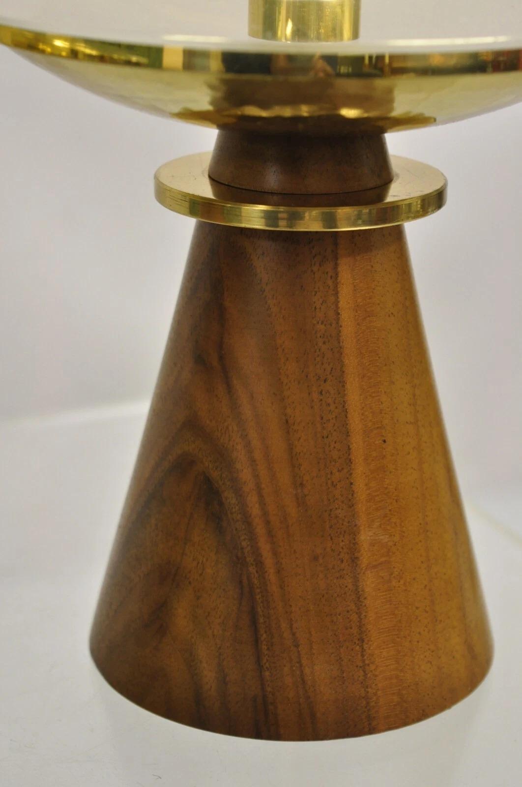 Sconosciuto Candeliere d'epoca in stile Tommi Parzinger in teak e ottone - Coppia in vendita