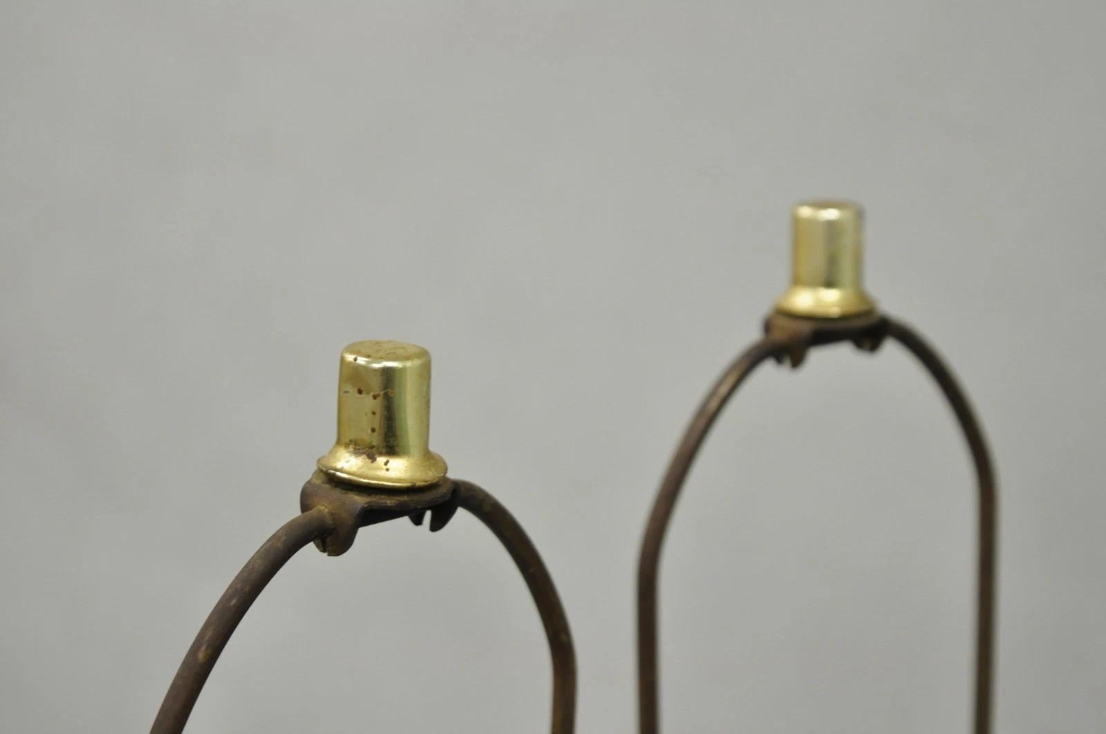 Vintage Mid Century Modern Tony Paul for Westwood Walnut Table Lamps - a Pair en vente 3