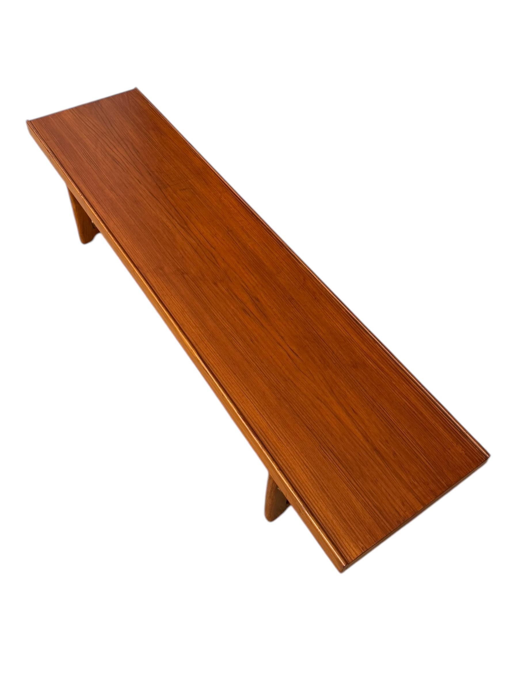 Banc ou table basse Torbjorn Afdal Krobo moderne du milieu du siècle dernier par Bruksbo en vente 1
