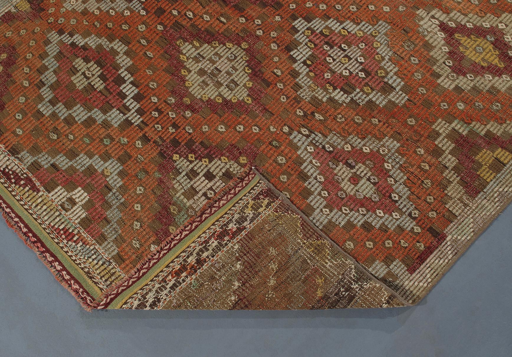 Milieu du XXe siècle Tapis tribal à tissage plat vintage moderne du milieu du siècle dernier en vente