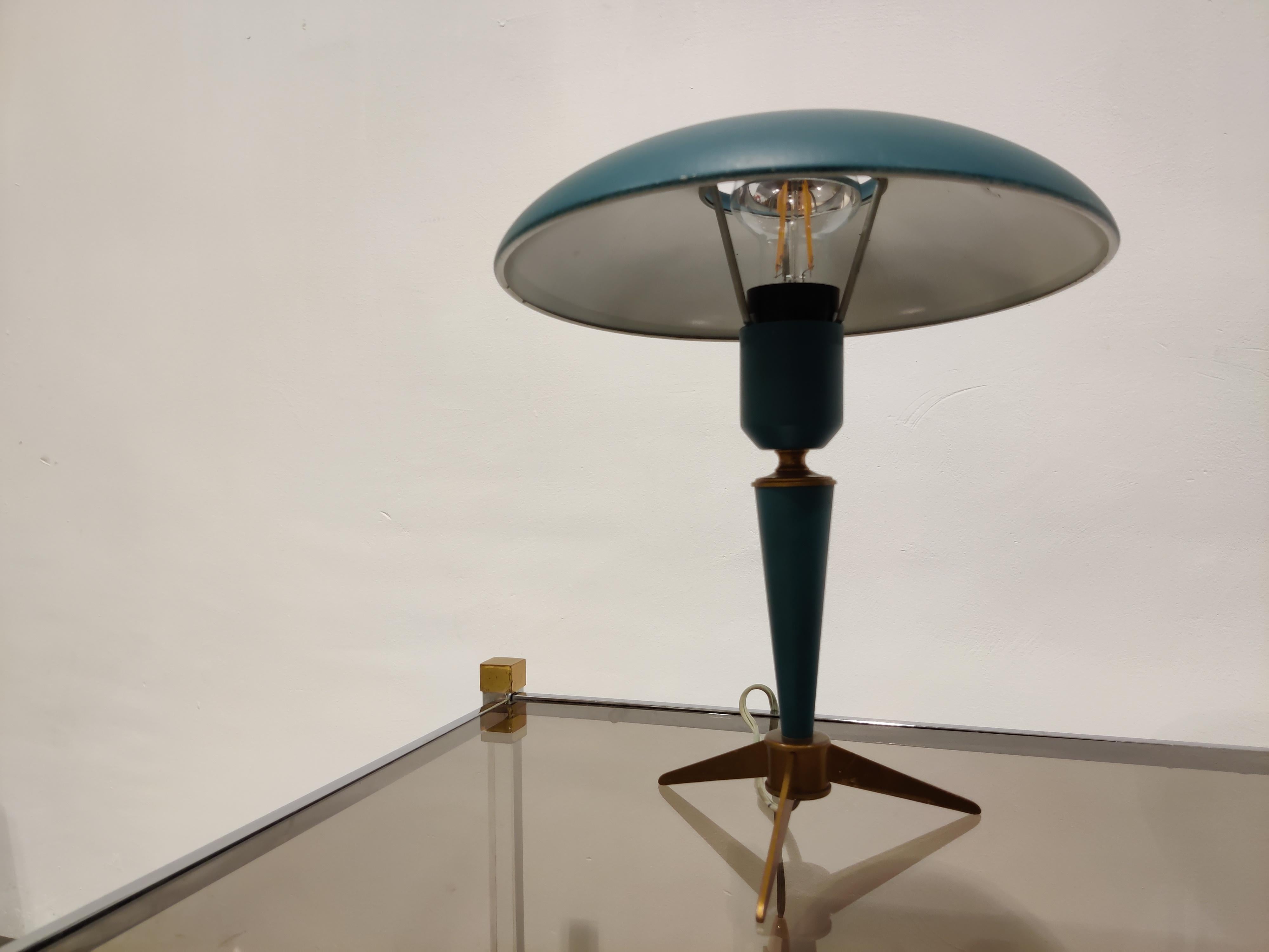 Vintage Mid-Century Modern Tripod Table Lamp by Louis Kalff for Philips, 1950s In Good Condition In HEVERLEE, BE
