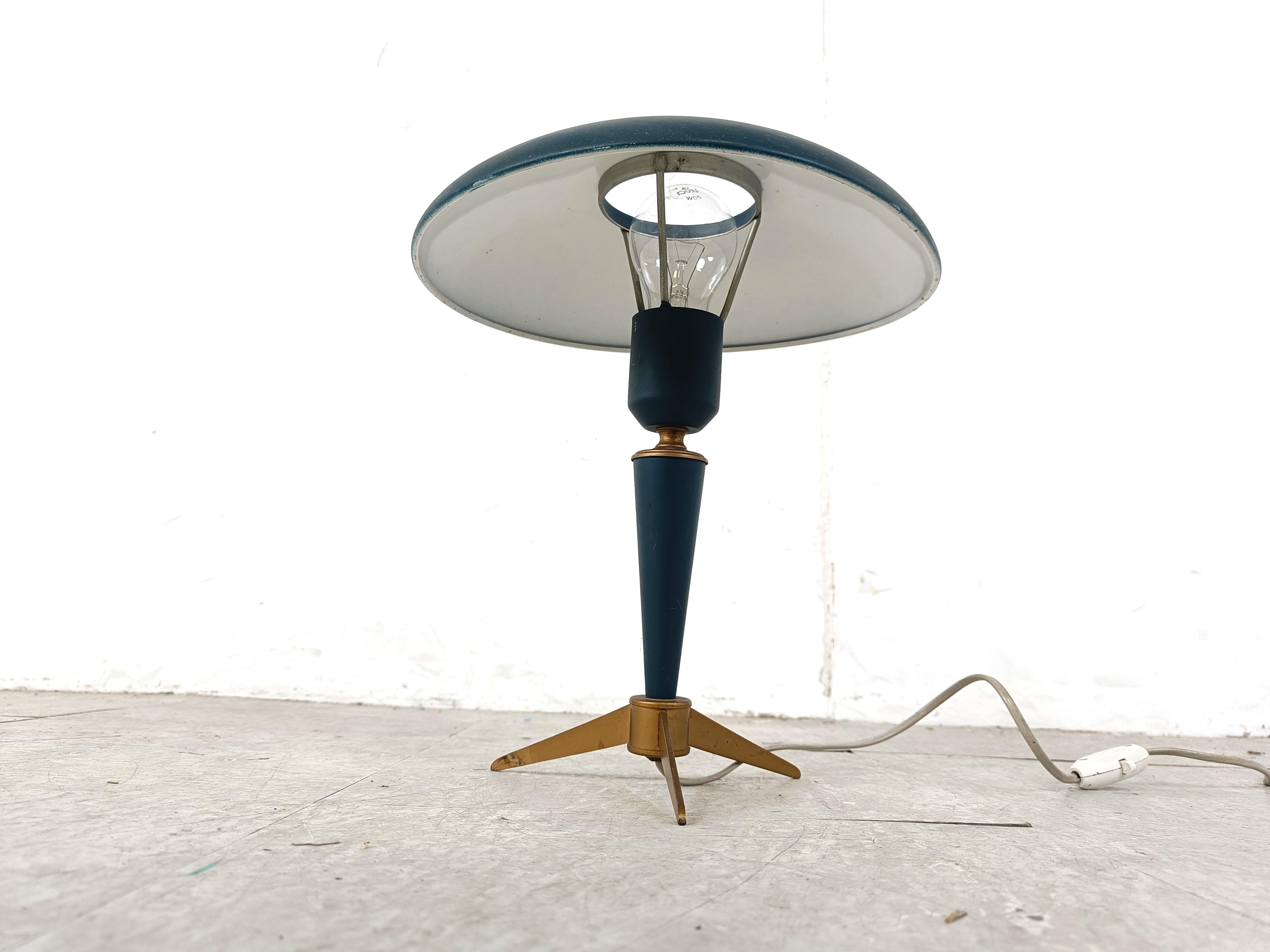 Vintage Mid-Century Modern Tripod Table Lamp by Louis Kalff for Philips In Good Condition For Sale In HEVERLEE, BE