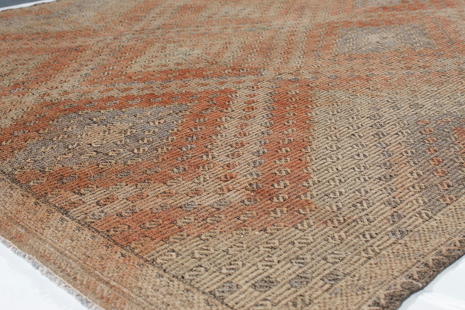 Moderner türkischer Flachgewebteppich mit Stammesmotiv, Mid-Century Modern im Zustand „Gut“ im Angebot in New York, NY