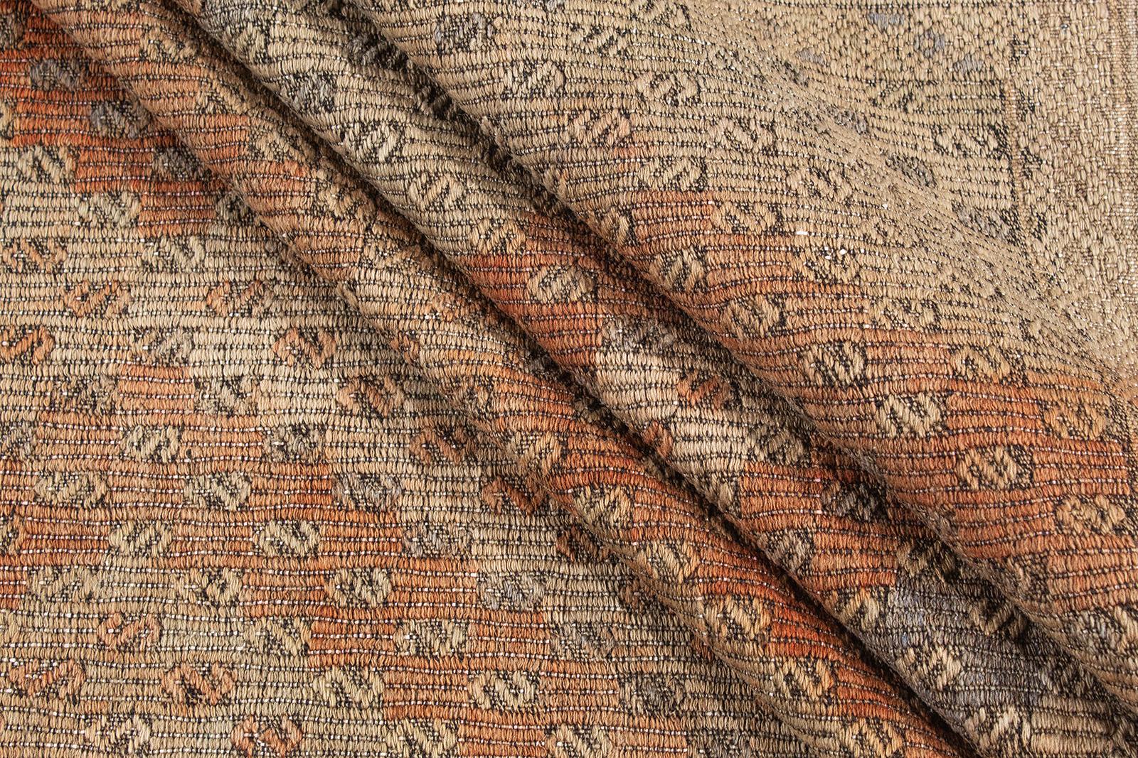 Moderner türkischer Flachgewebteppich mit Stammesmotiv, Mid-Century Modern (Wolle) im Angebot