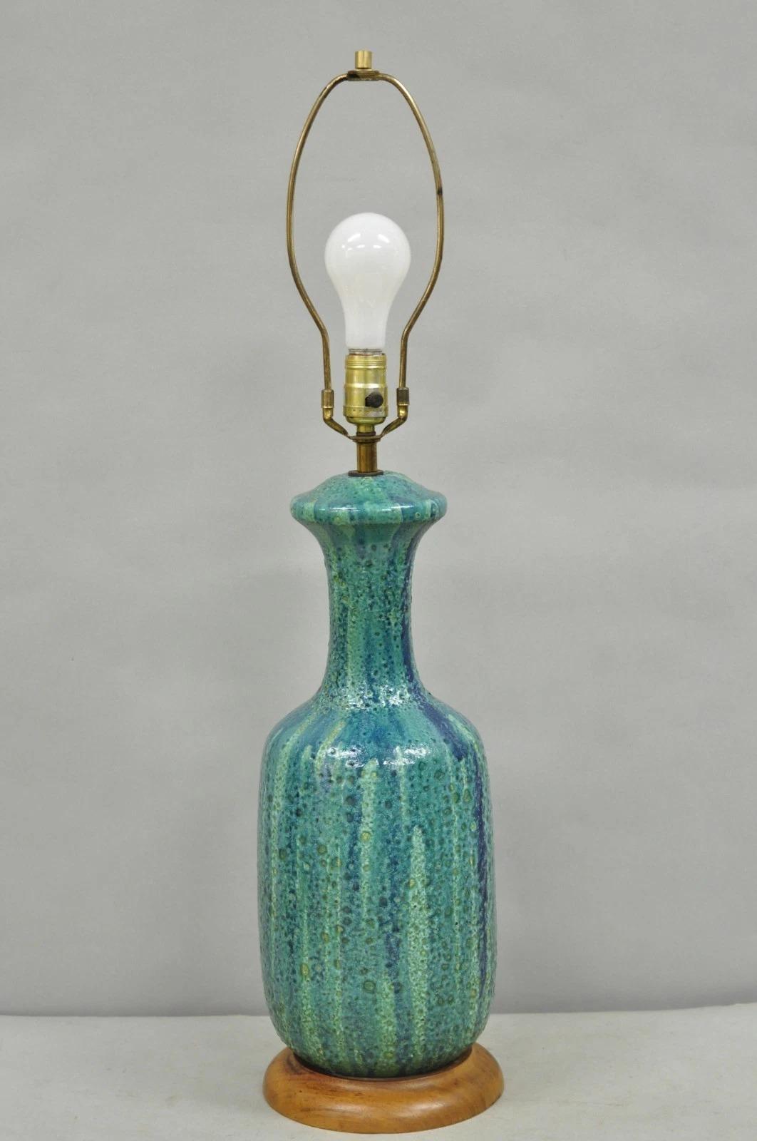 Vintage Mid Century Modern Turquoise Blue Ceramic Drip Glazed Pottery Table Lamp For Sale 5