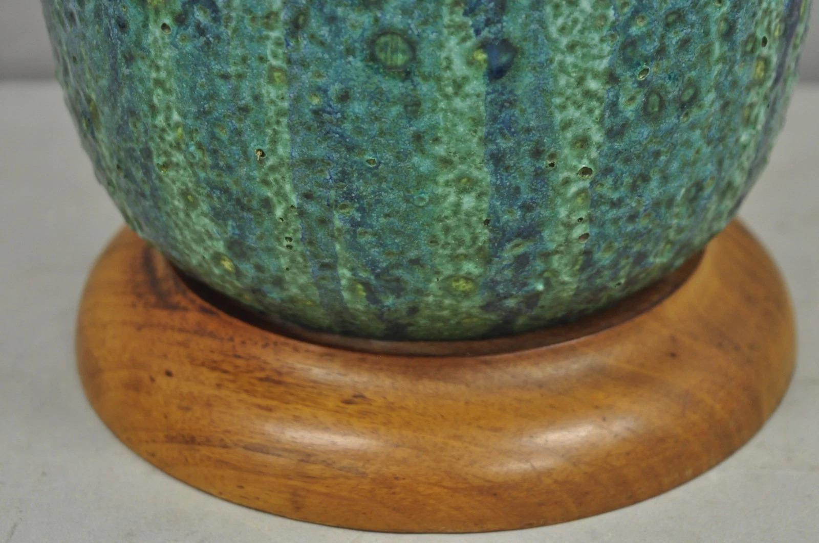 20th Century Vintage Mid Century Modern Turquoise Blue Ceramic Drip Glazed Pottery Table Lamp For Sale