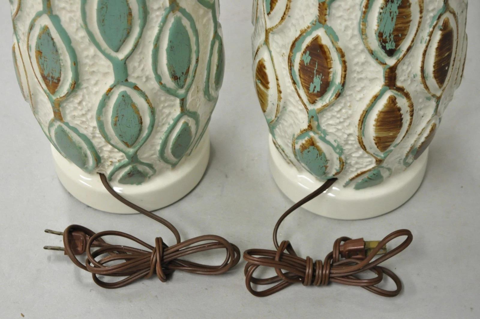 Paire de lampes de table Vintage Mid Century Modern en céramique bleu turquoise et blanc en vente 3