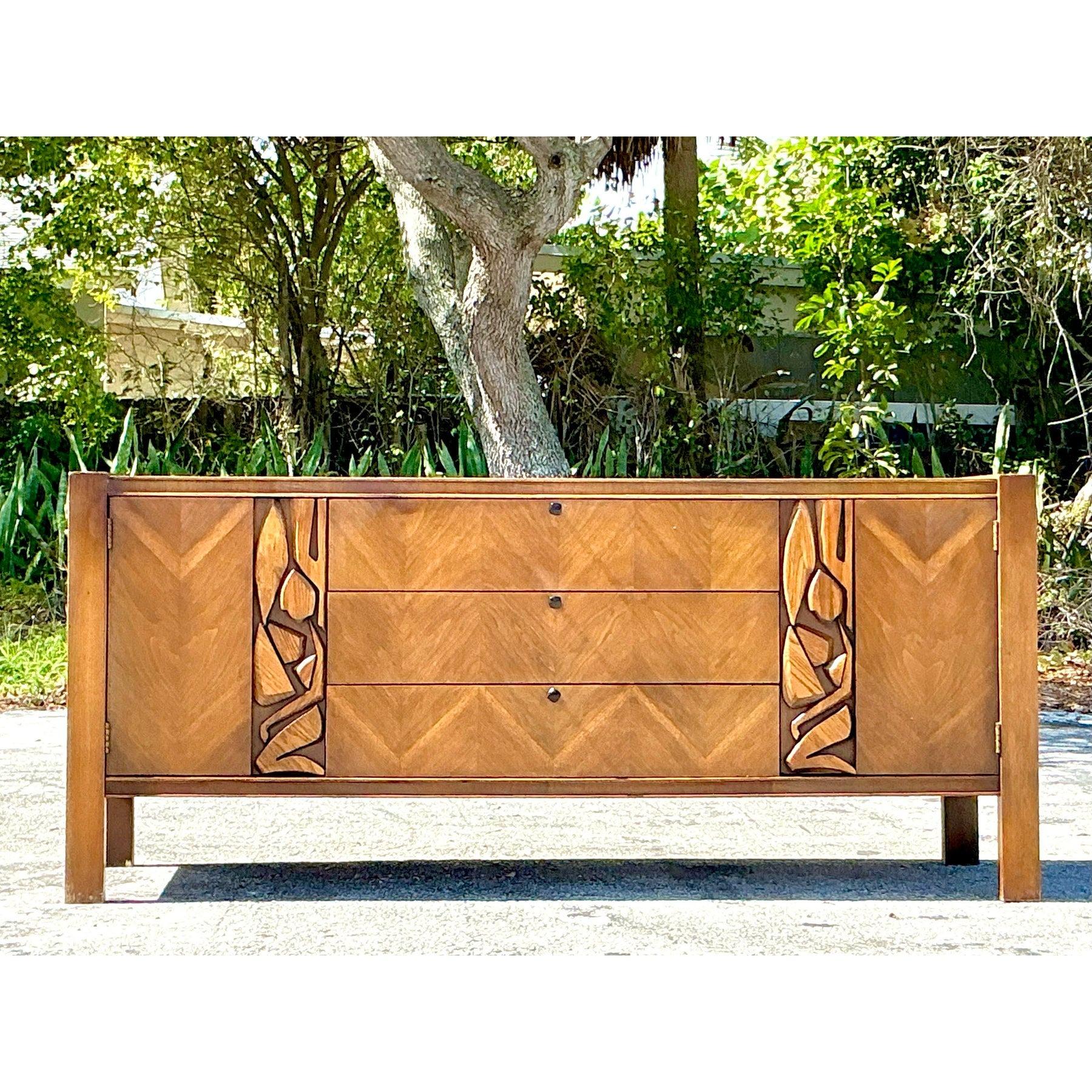 Credenza Tiki Vintage de mediados de siglo United Furniture para Modernage siglo XX en venta