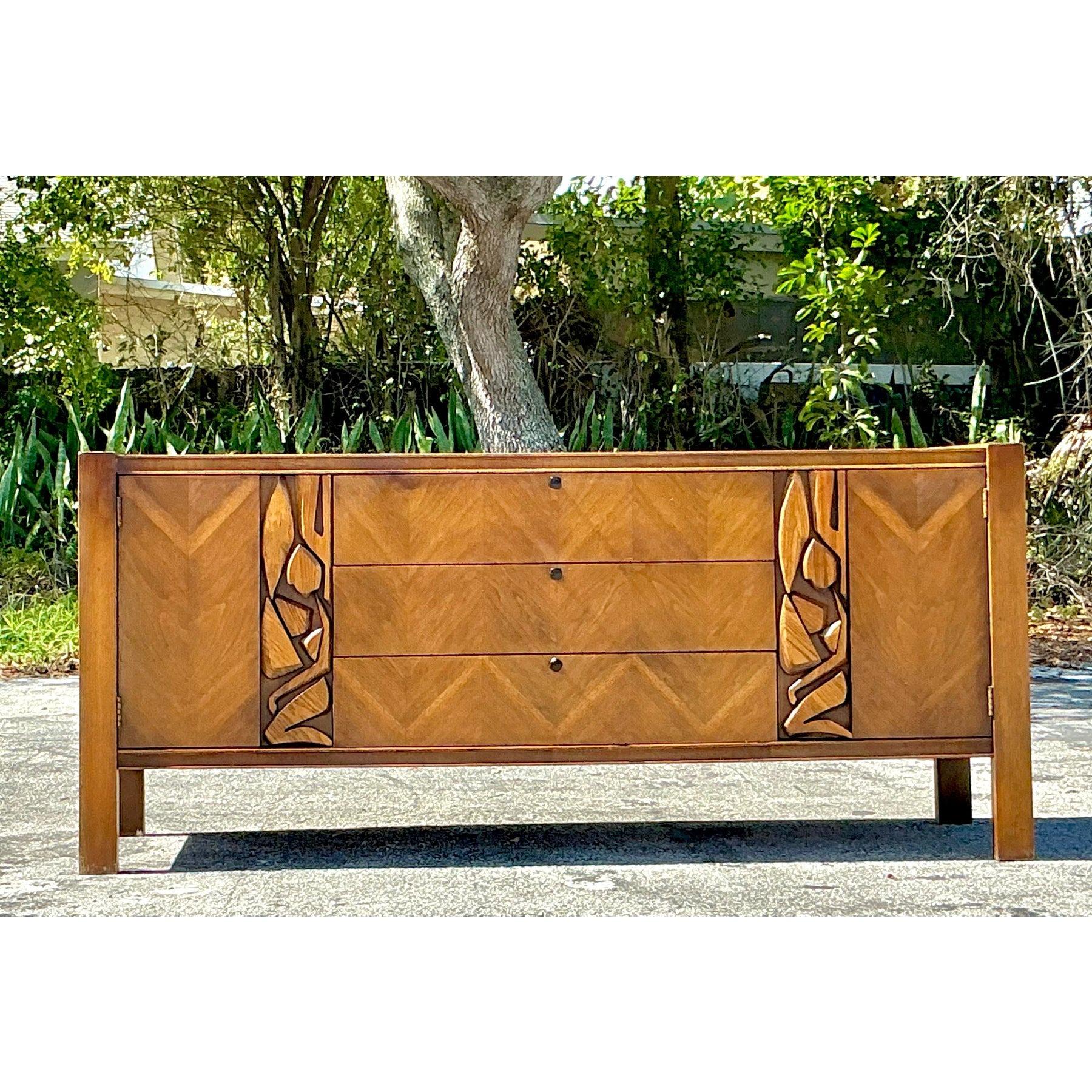 Credenza Tiki Vintage de mediados de siglo United Furniture para Modernage en venta 1