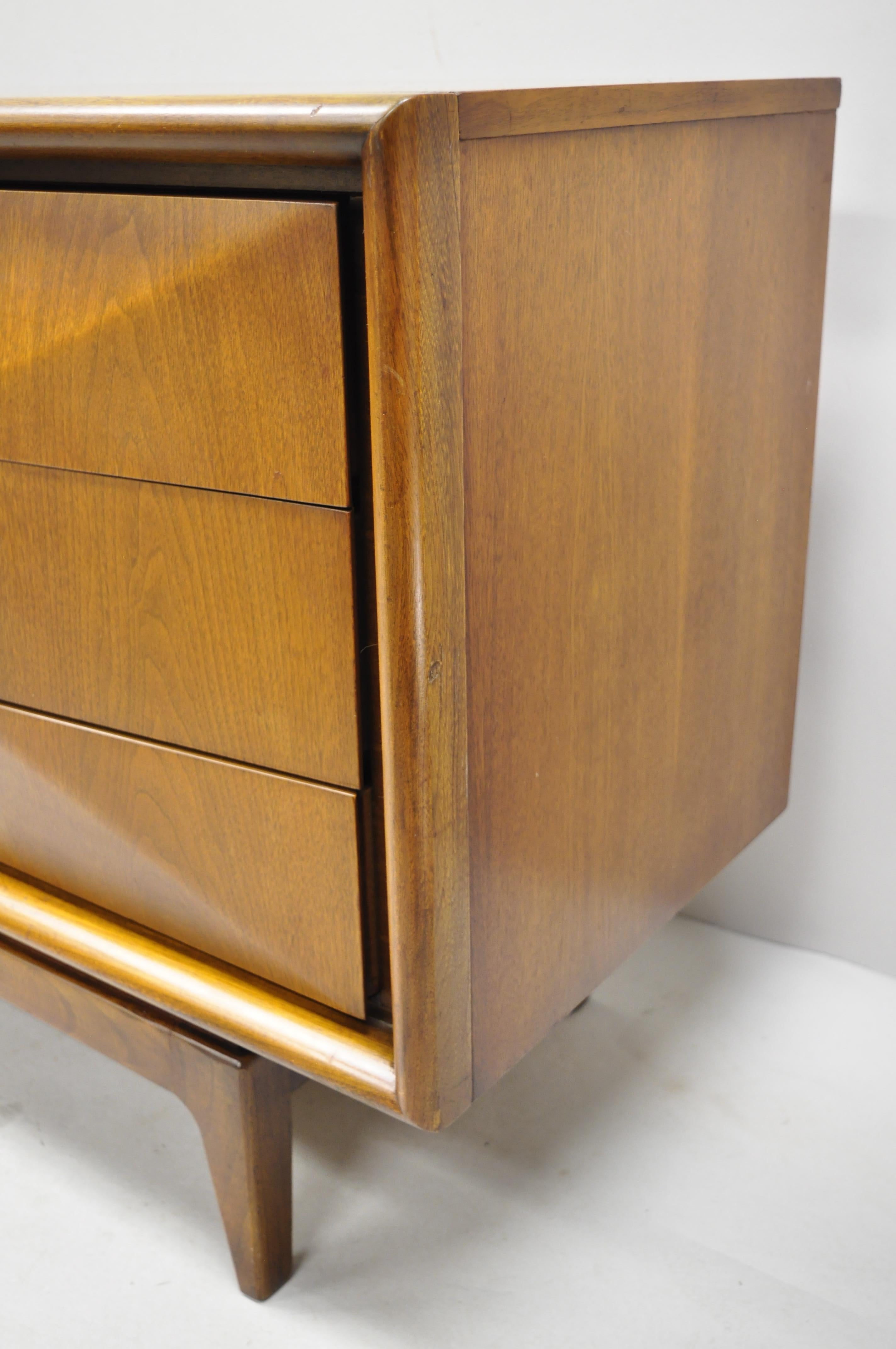 American Vintage Mid-Century Modern United Walnut 3 Dimensional 9-Drawer Dresser Credenza
