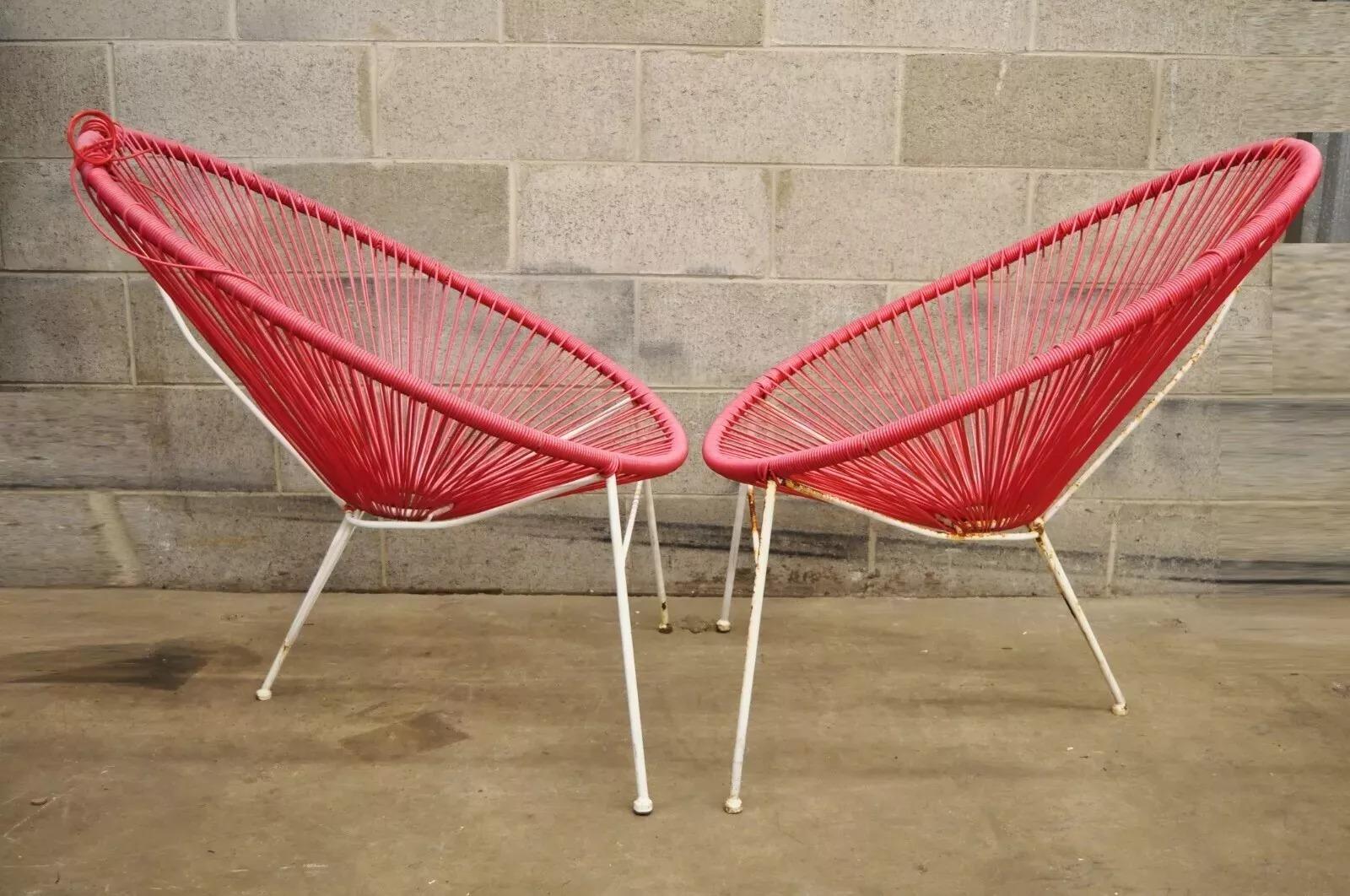 Vintage Mid Century Modern Vinyl Rope Hoop Wrought Iron Acapulco Chairs - a Pair In Good Condition For Sale In Philadelphia, PA