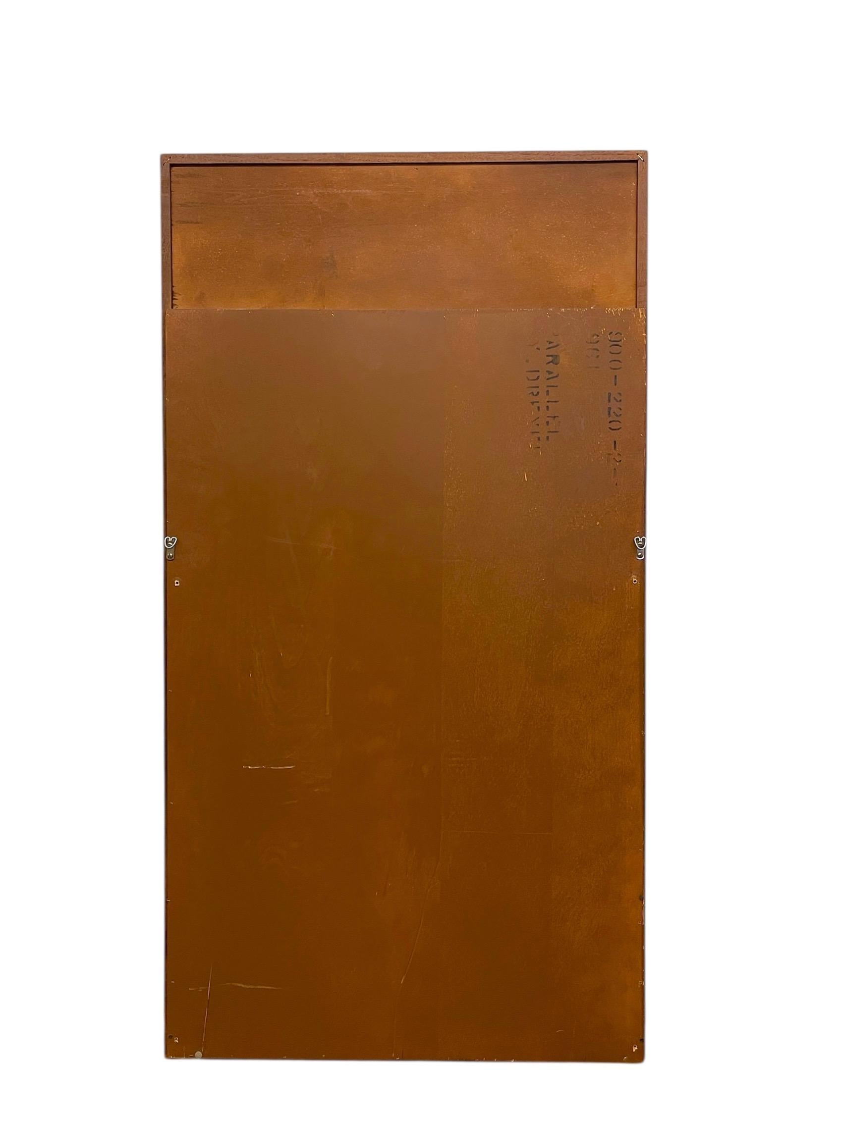 Miroir mural vintage du milieu du siècle avec cadre sculpté en vente 2