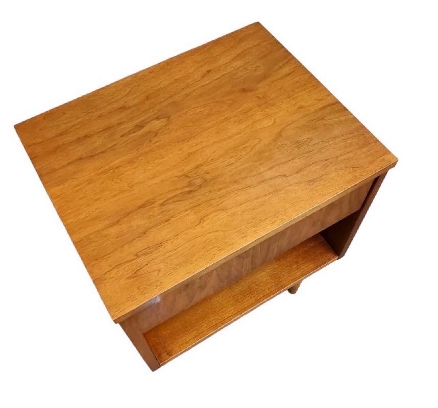 Wood Vintage Mid-Century Modern Walnut 1 Drawer Side Table Stand For Sale