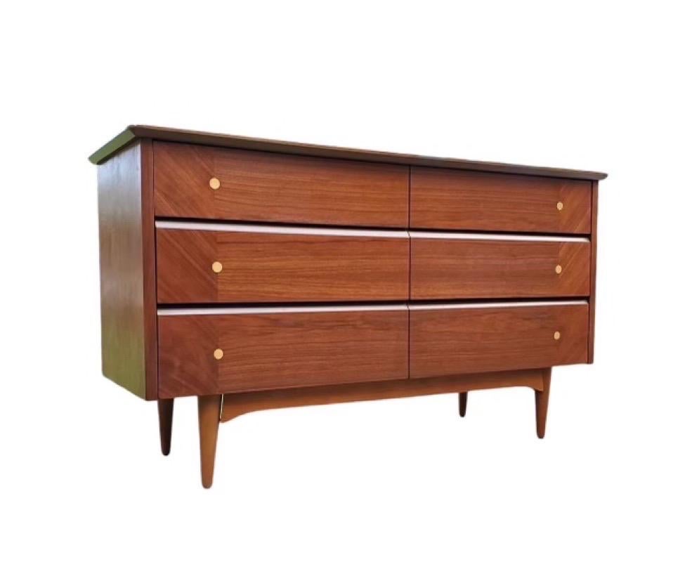 Mid-Century Modern Vintage Mid Century Modern Walnut 6 Drawer Dresser Dovetail Drawers