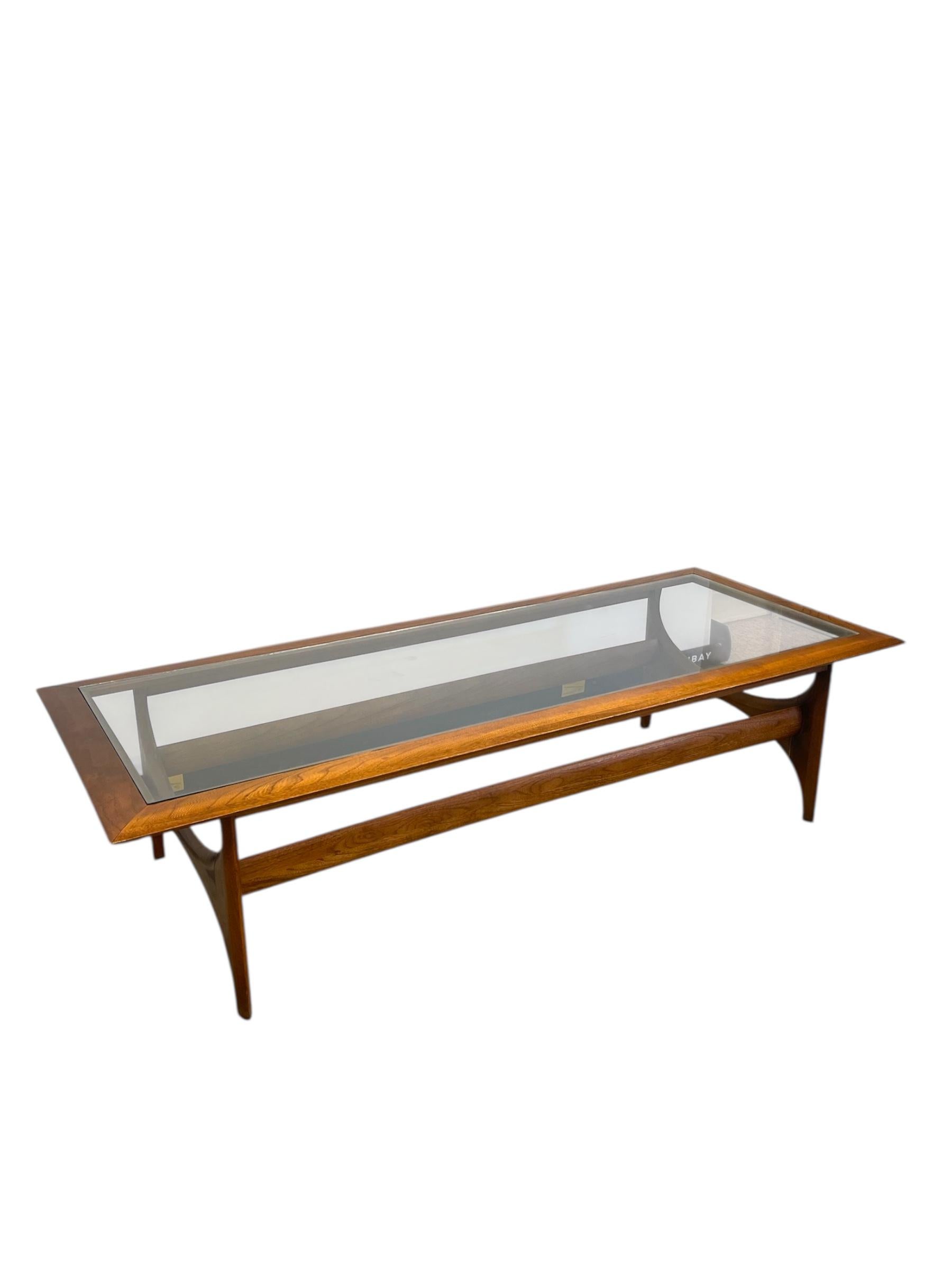 Vintage Mid Century Modern Walnut and Glass Coffee Table by Lane Furniture In Good Condition For Sale In Seattle, WA