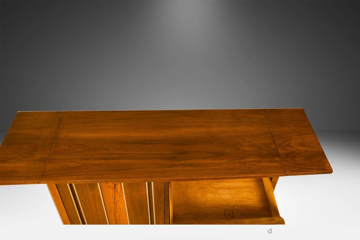 Vintage Mid Century Modern Walnut Bar Serving Cart For Sale 5