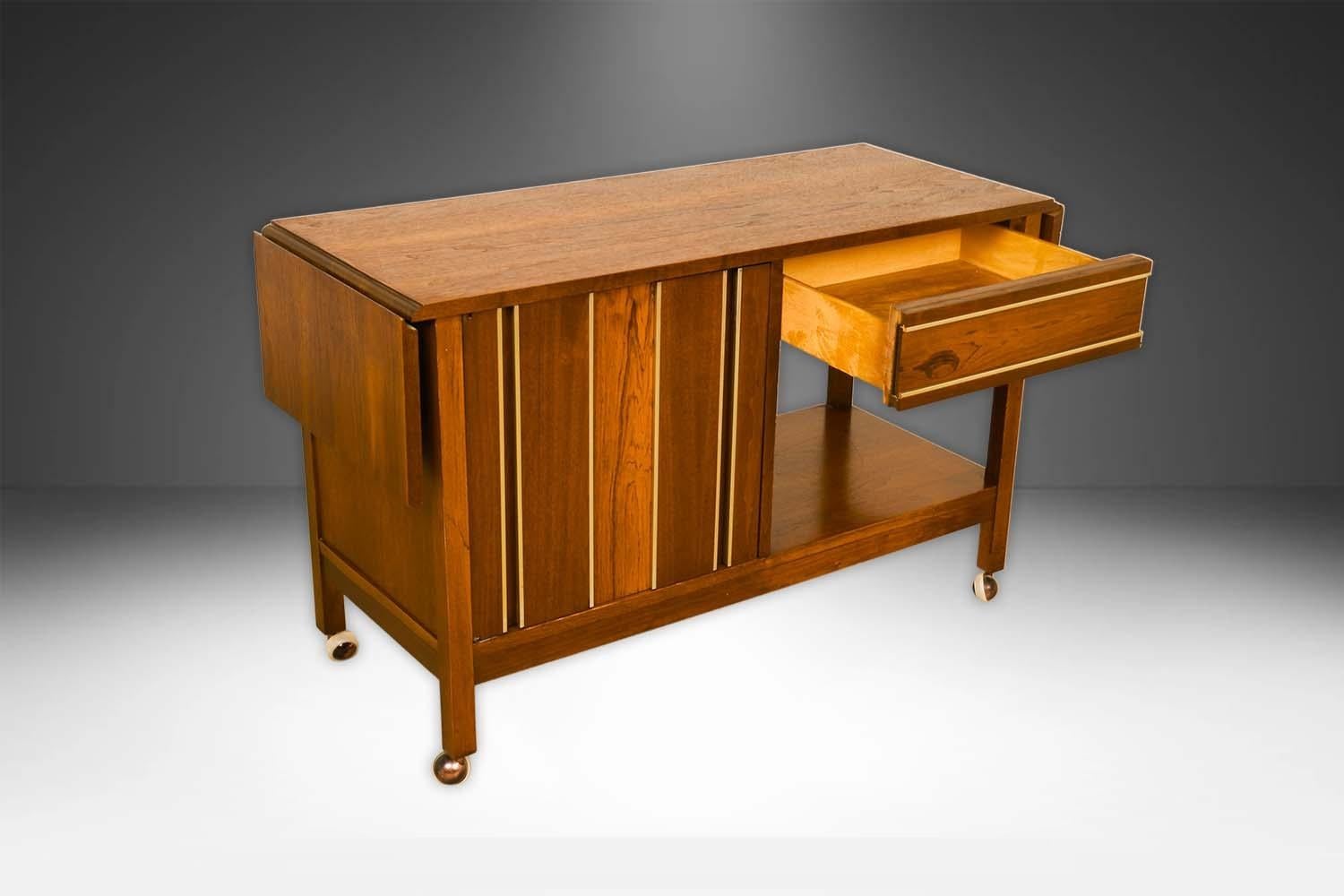 American Vintage Mid Century Modern Walnut Bar Serving Cart For Sale