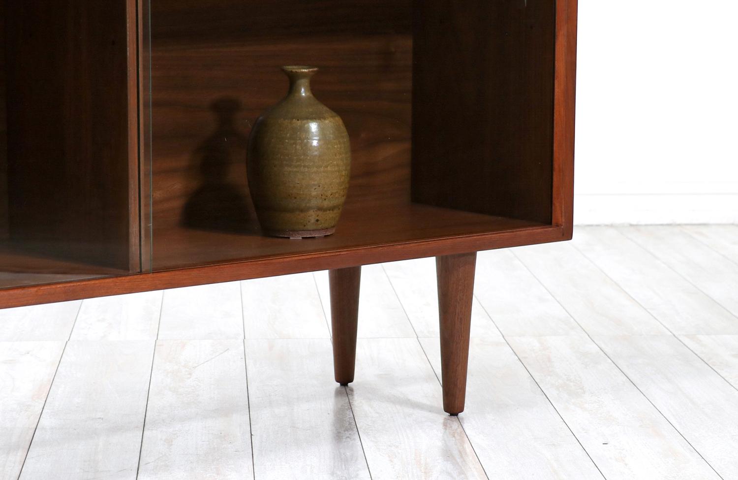 Expertly Restored -  Vintage Mid-Century Modern Walnut Bookcase with Glass Doors In Excellent Condition In Los Angeles, CA