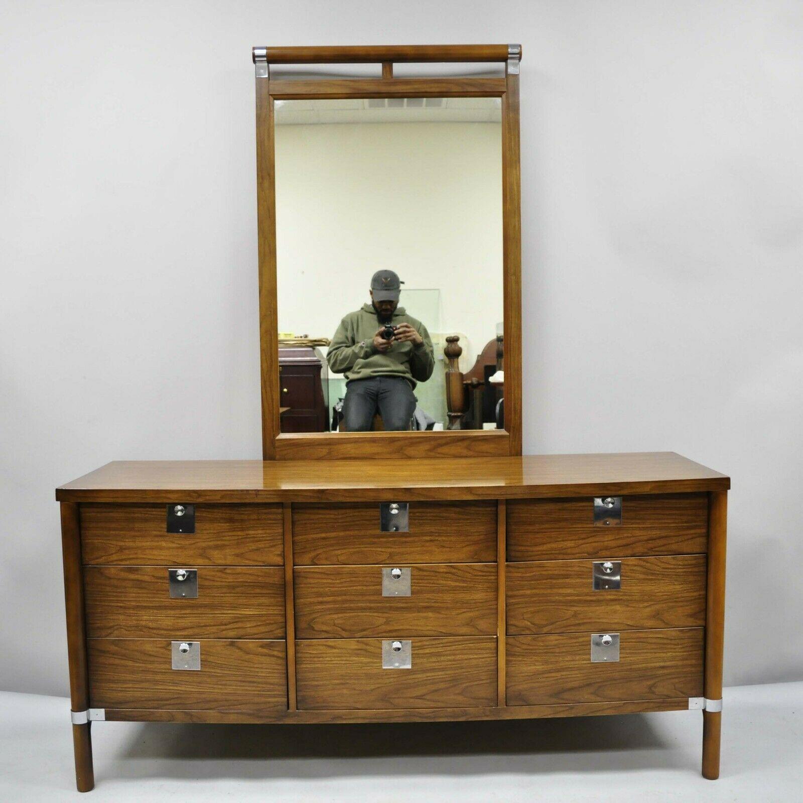 Vintage Mid-Century Modern Walnut and Chrome 9-Drawer Credenza with Mirror For Sale 7