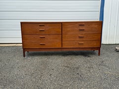 Aparador vintage de estilo «Mid-Century Modern» de madera de nogal