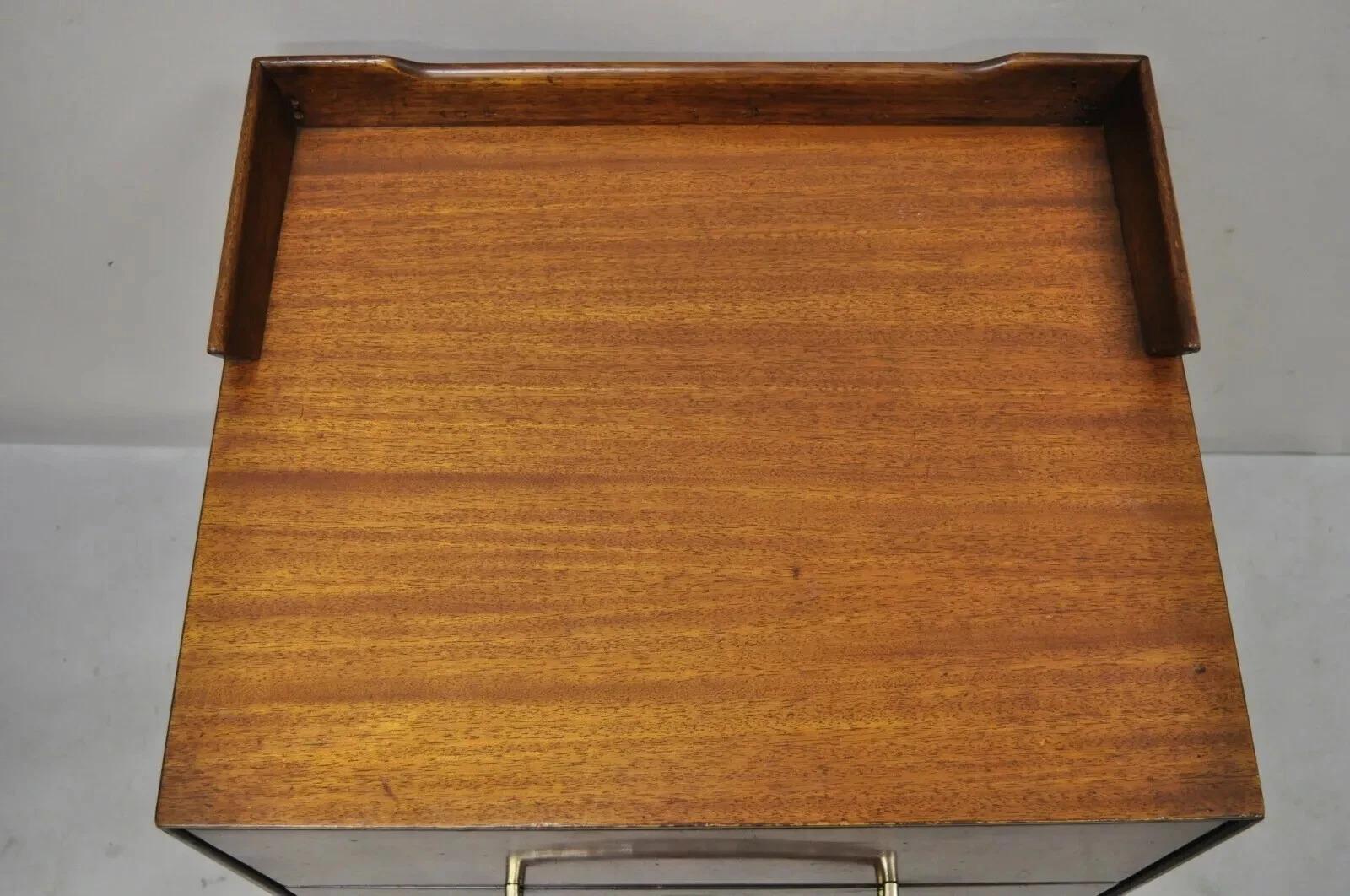 Vintage Mid Century Modern Nussbaum Double Pedestal Base Nachttisch Nachttisch im Zustand „Gut“ im Angebot in Philadelphia, PA