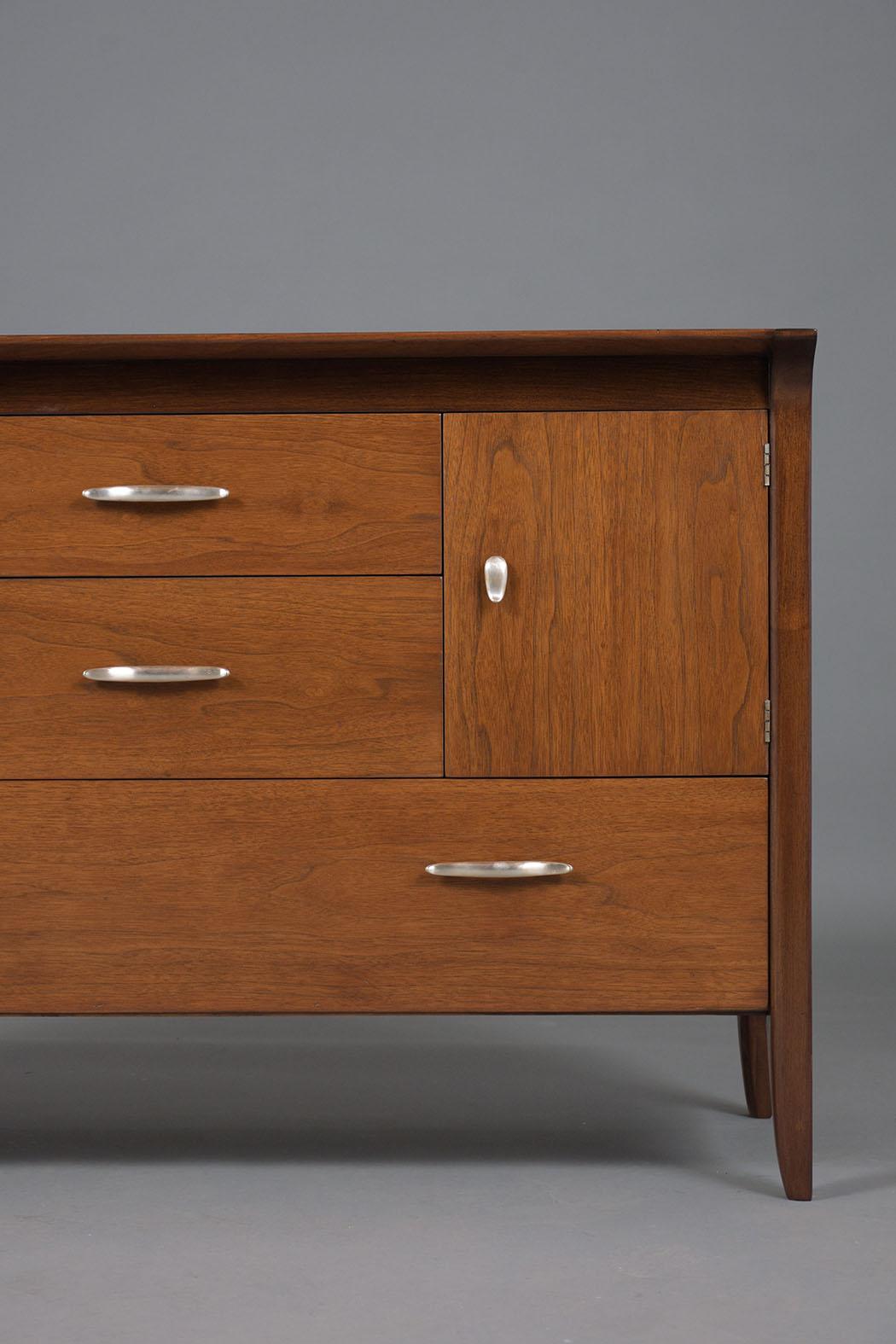 American Vintage 1960s Drexel Dark Walnut Dresser - Mid-Century Modern Elegance